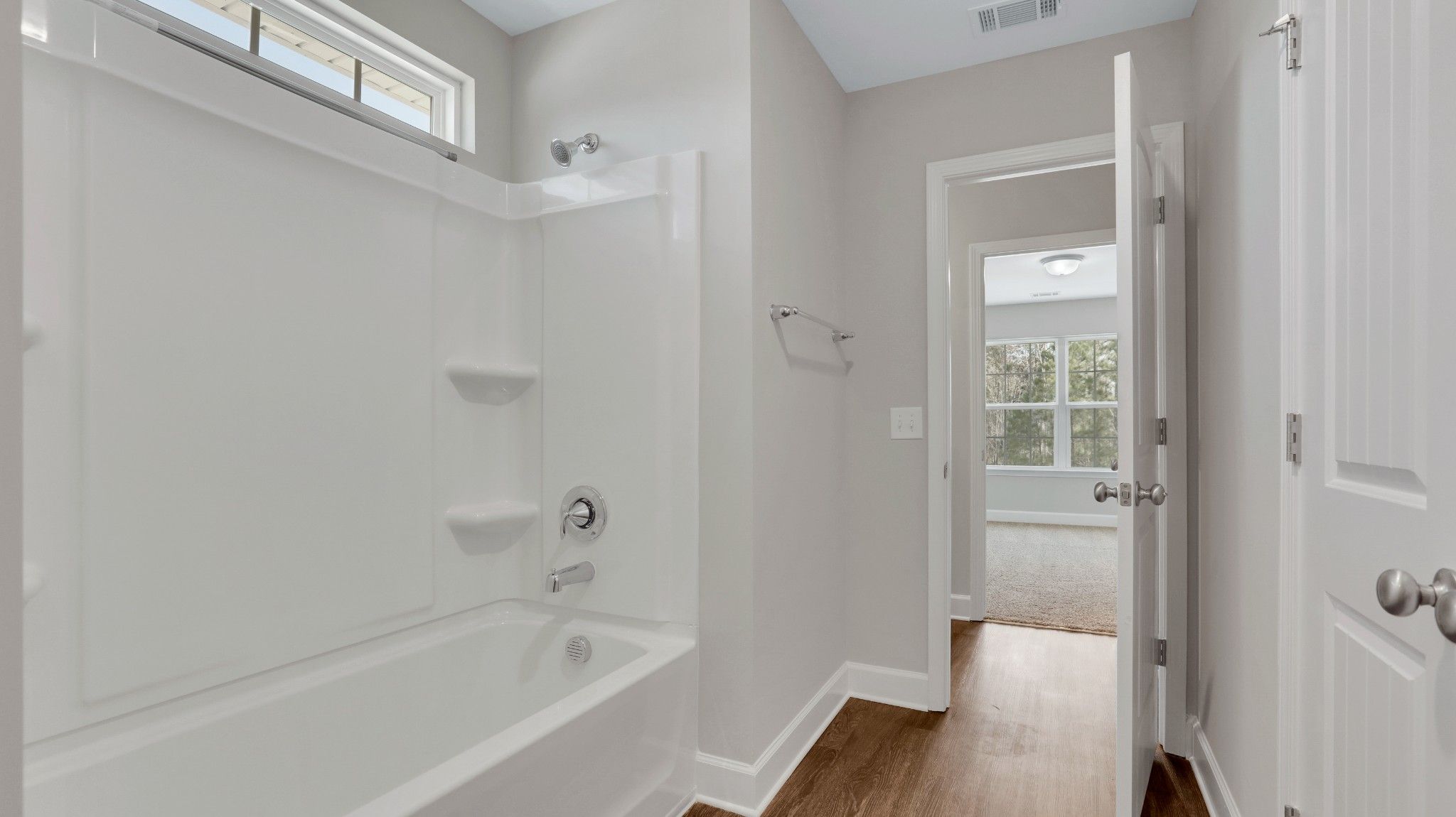 Kingston - Jack-n-Jill Bathroom | Ernest Homes