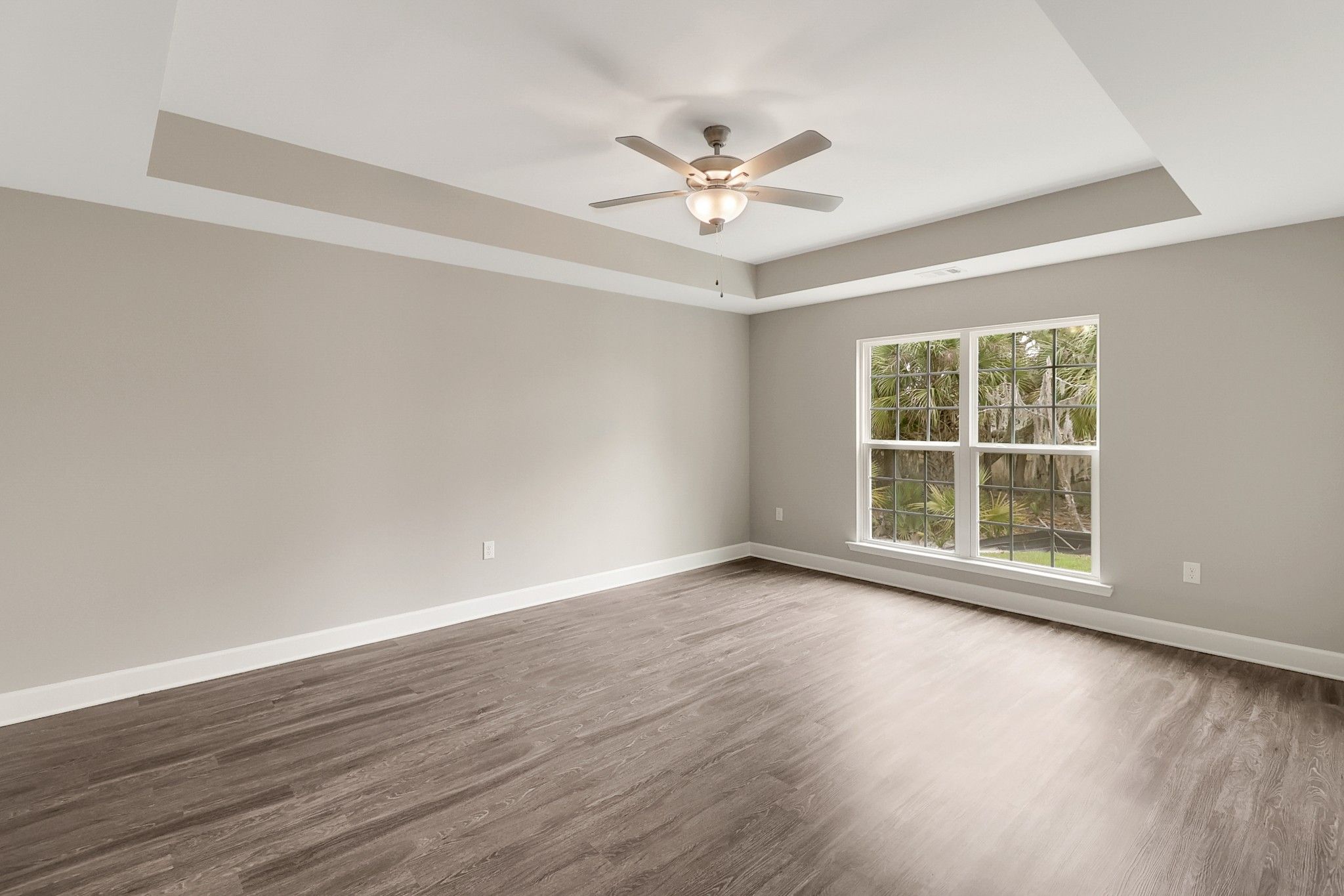Harbor – Owner’s Suite with Tray Ceiling | Ernest Homes