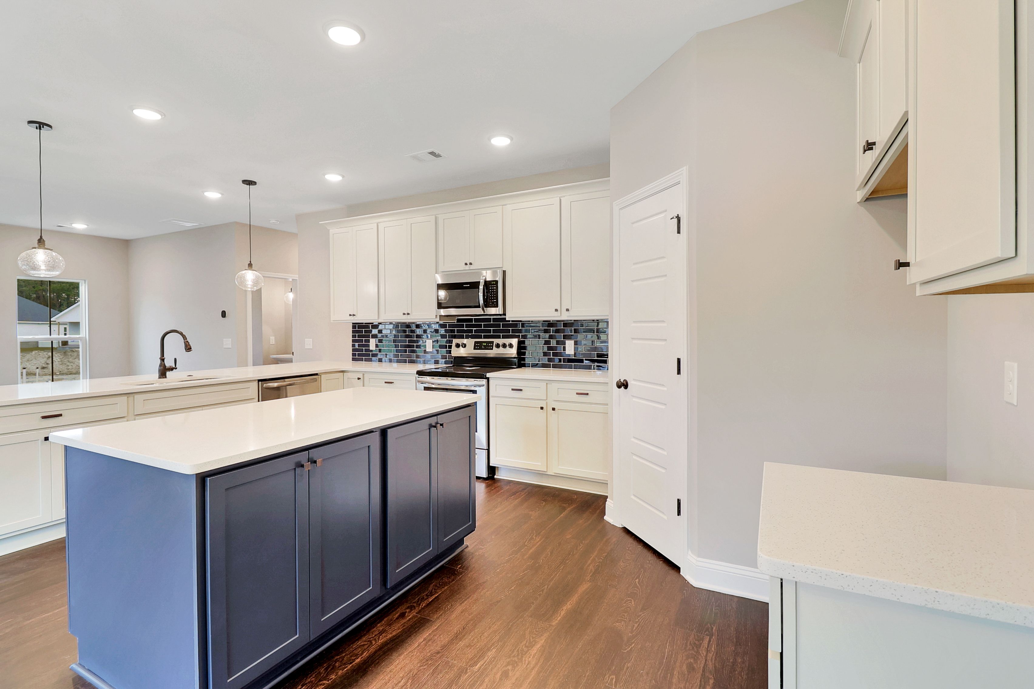 Edisto - Kitchen with Island | Ernest Homes