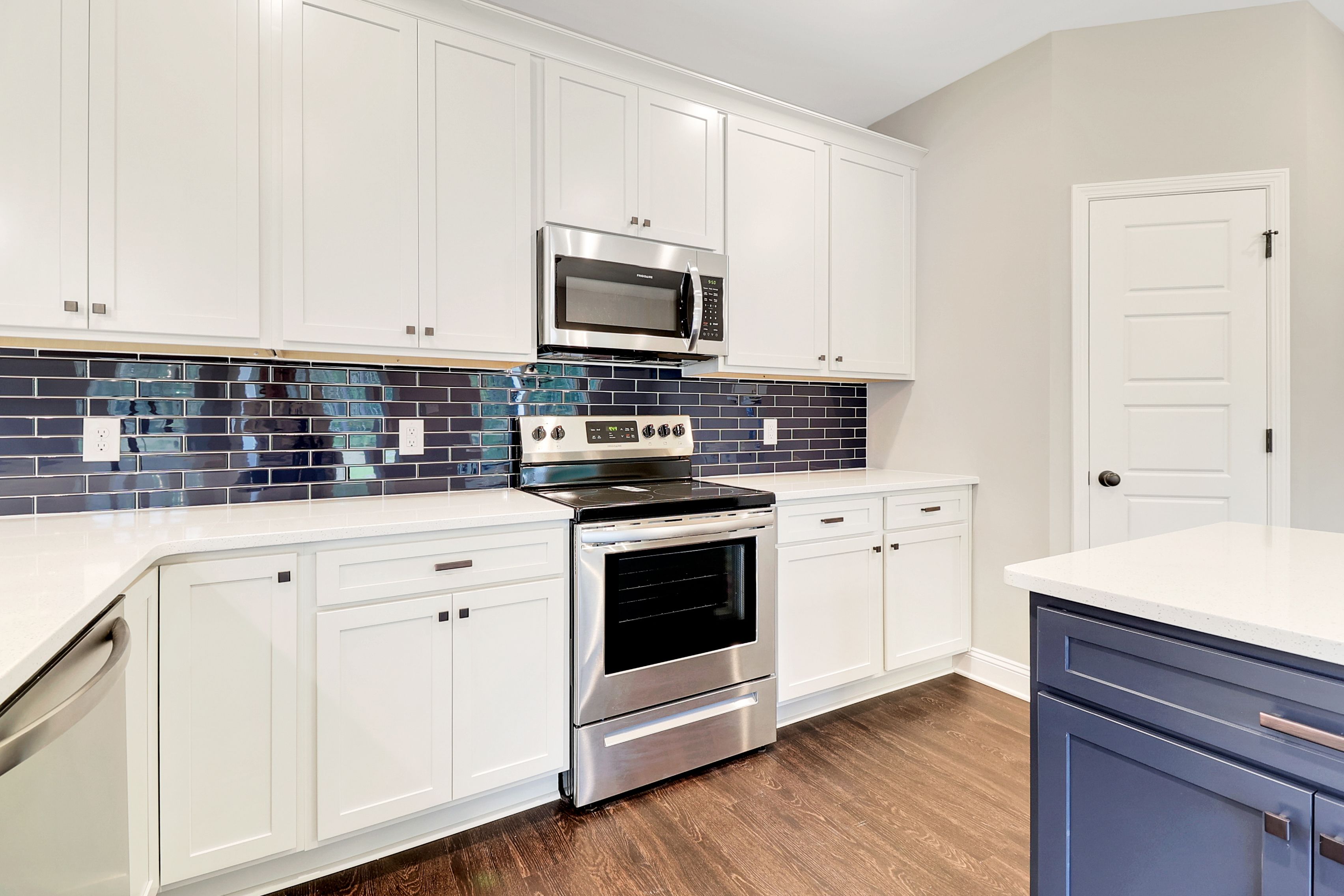 Edisto - Kitchen with Island | Ernest Homes