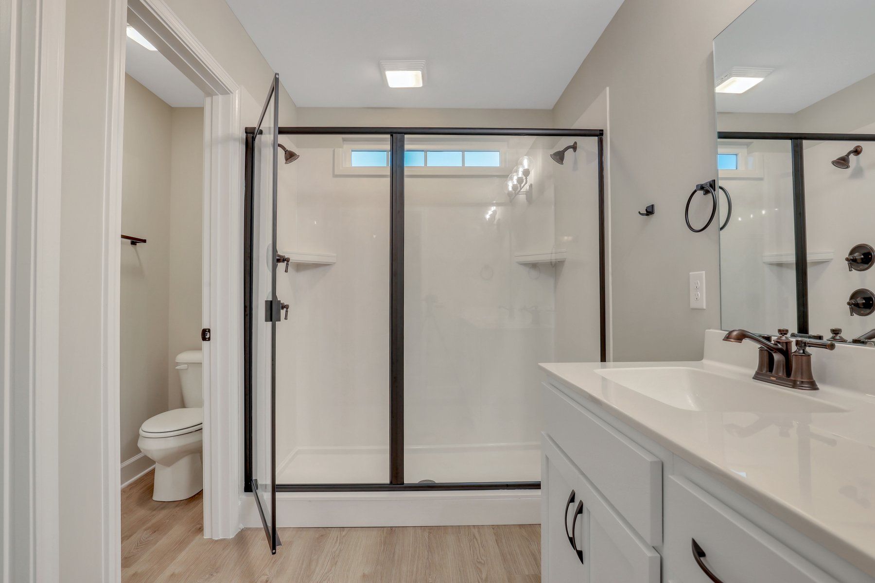 Madison – Optional Owner’s Bath with 6-Foot Shower