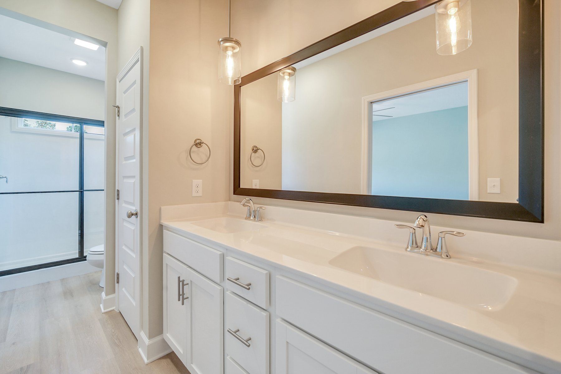 Sherwood – Owner’s Bathroom | Ernest Homes