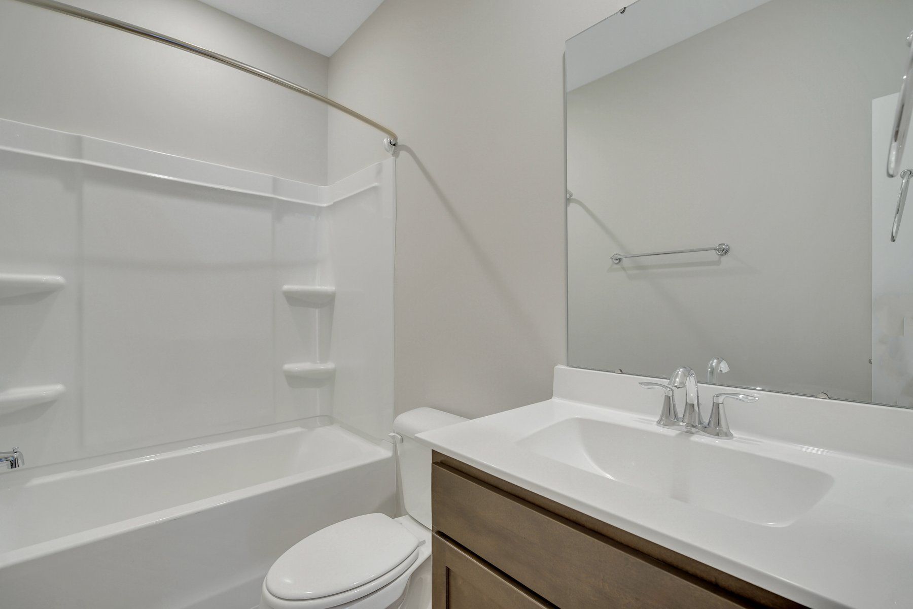 Fripp – Secondary Bathroom