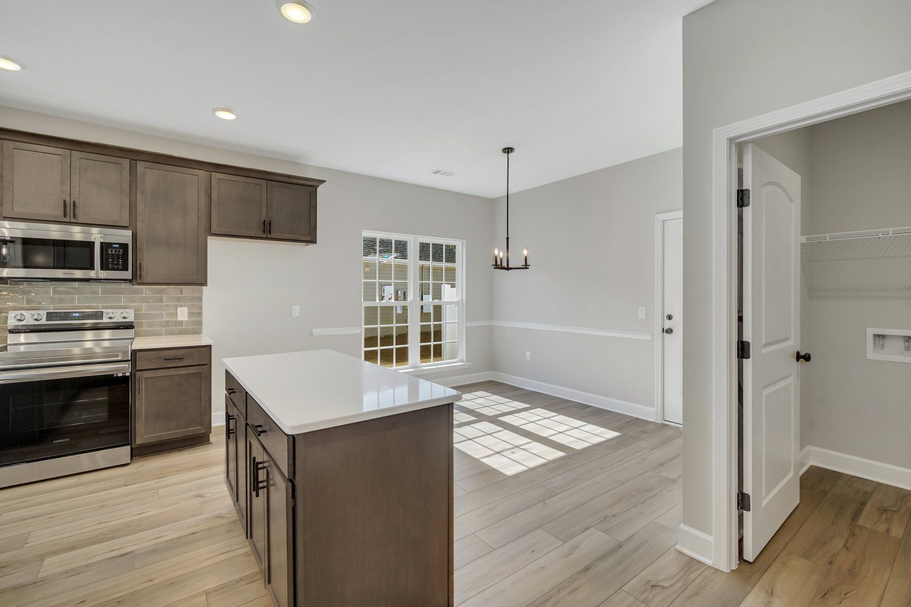 Fripp – Kitchen and Breakfast Area