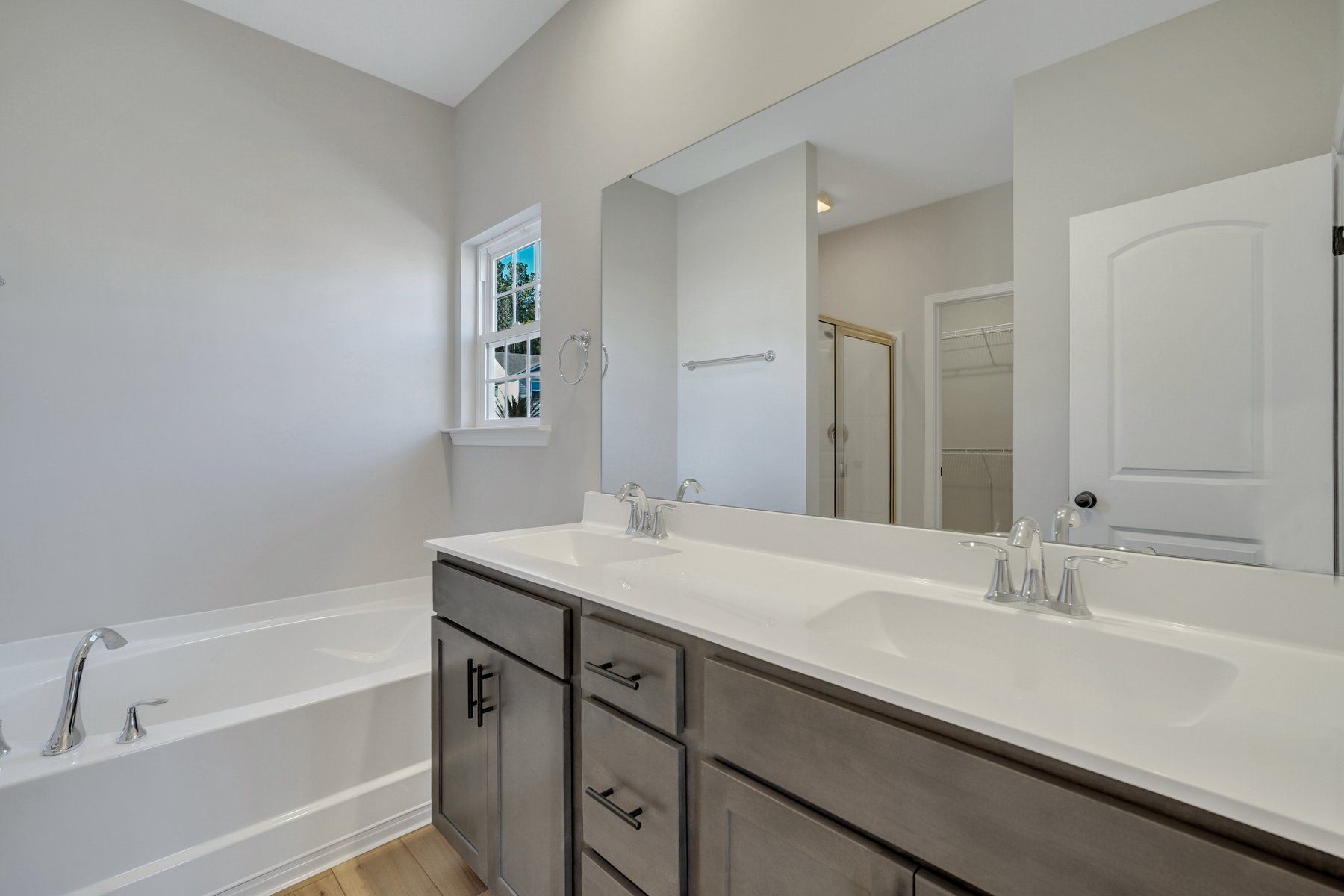 Fripp – Owner’s Bathroom