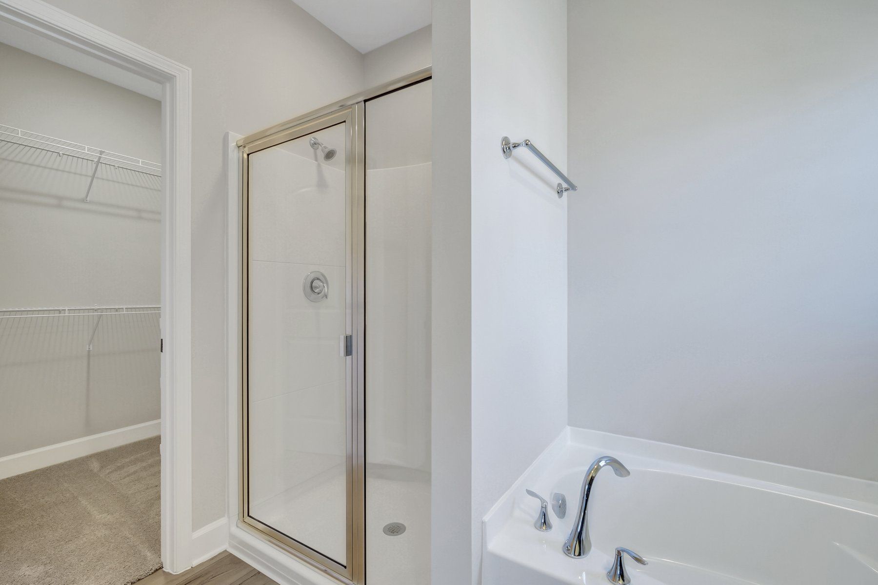 Fripp – Owner’s Bath and Walk-In Closet