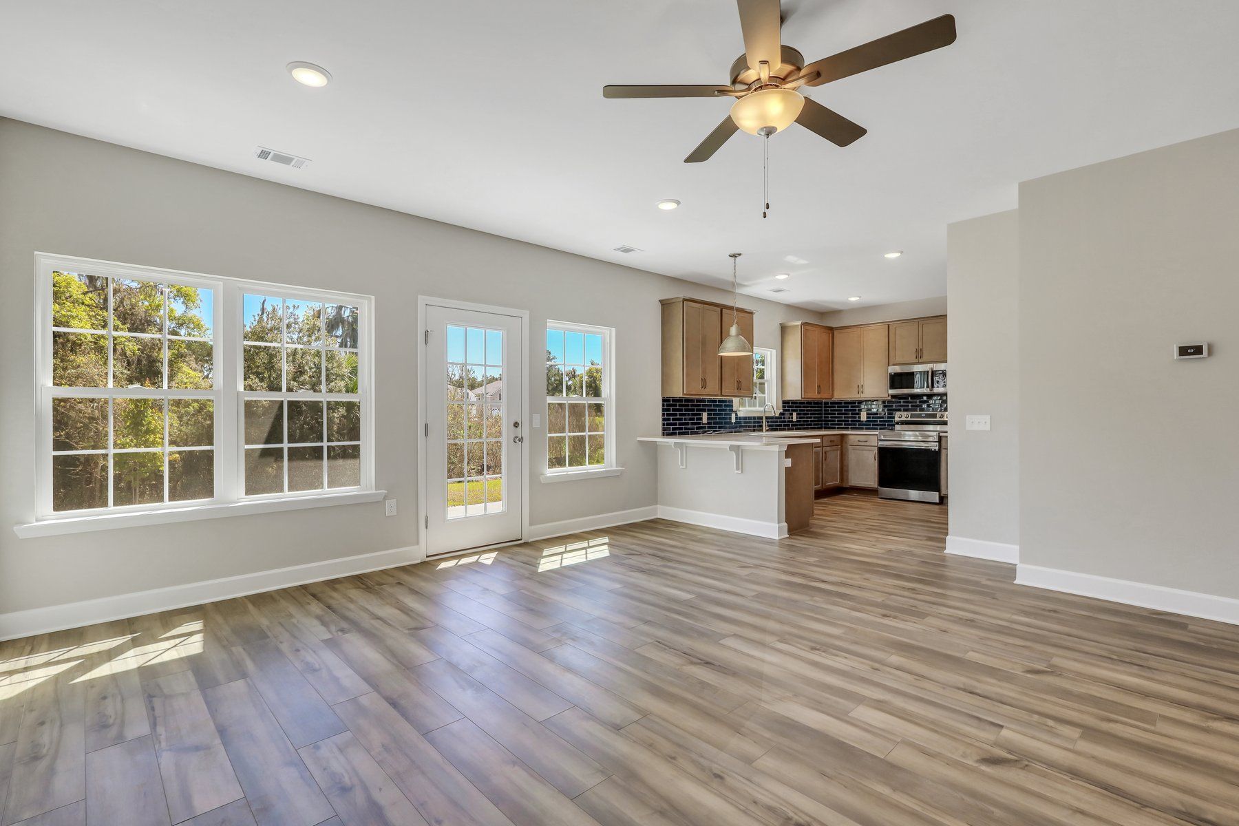 Daufuskie – Family Room to Breakfast Room and Kitchen View