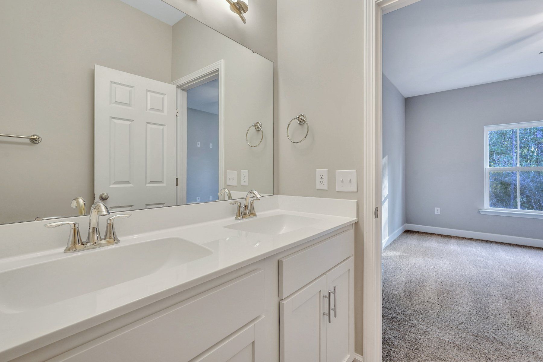New Haven Townhome A - Owner's Bathroom Suite on Main | Ernest Homes
