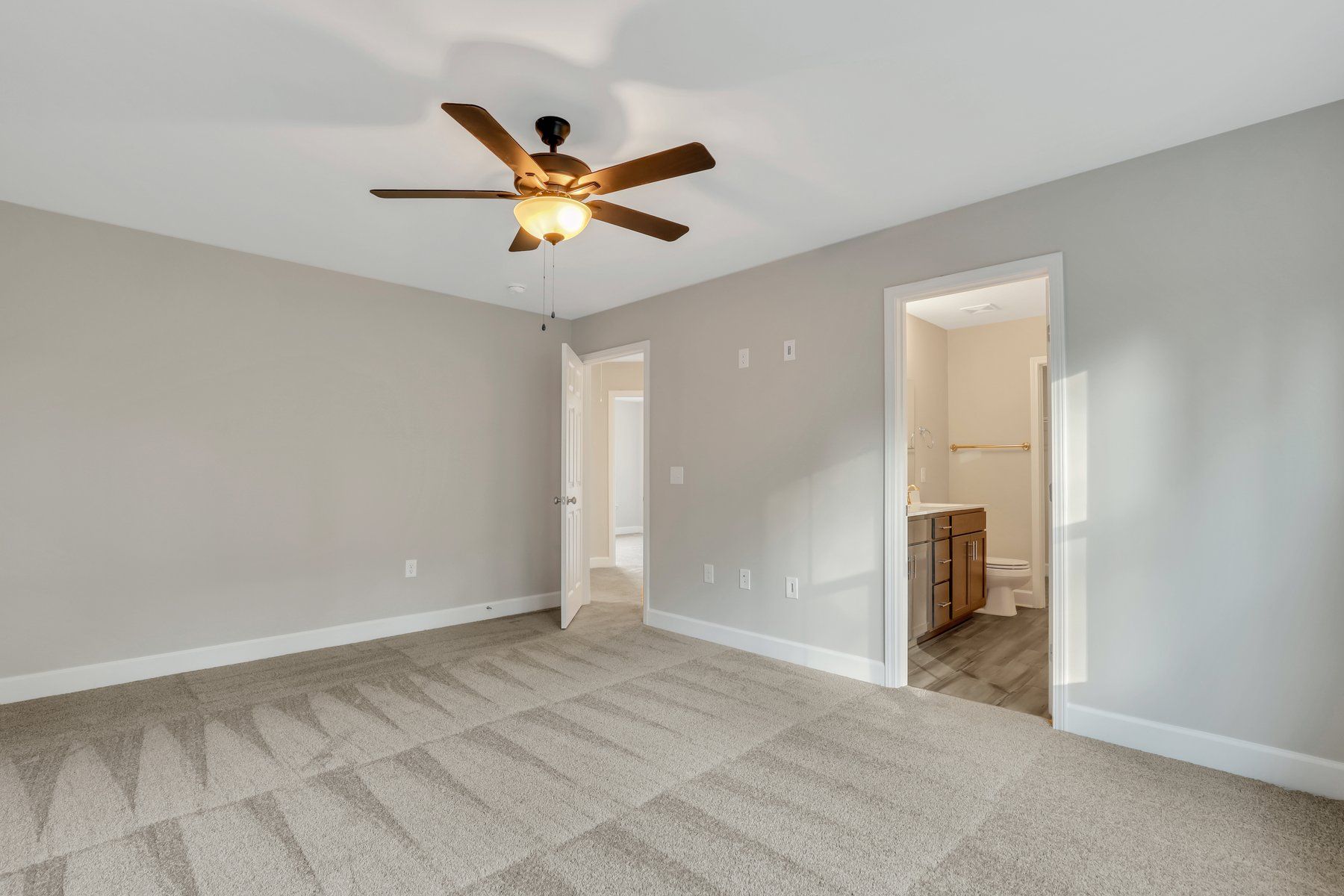 246 Haisley Run Primary Bedroom with Ensuite Bathroom