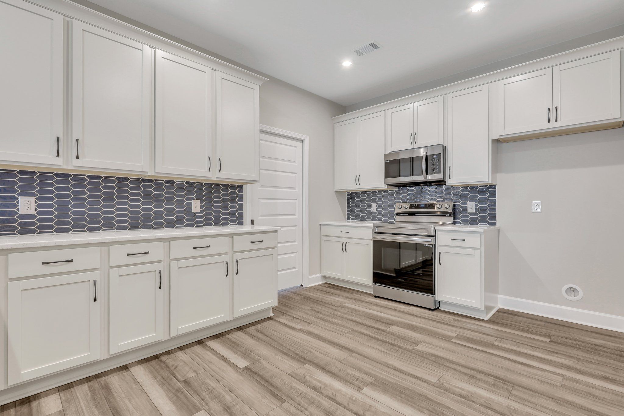 Hatteras Signature – Kitchen | Ernest Homes