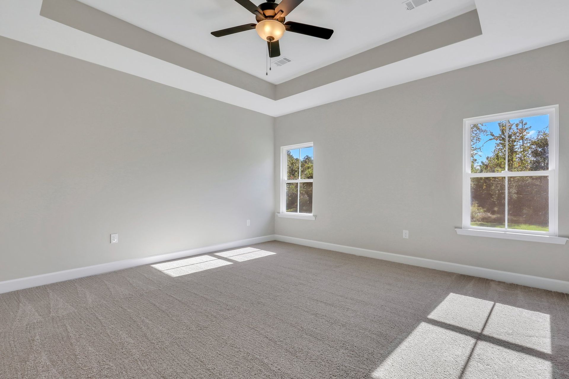 Hatteras Signature Owner’s Suite | Ernest Homes