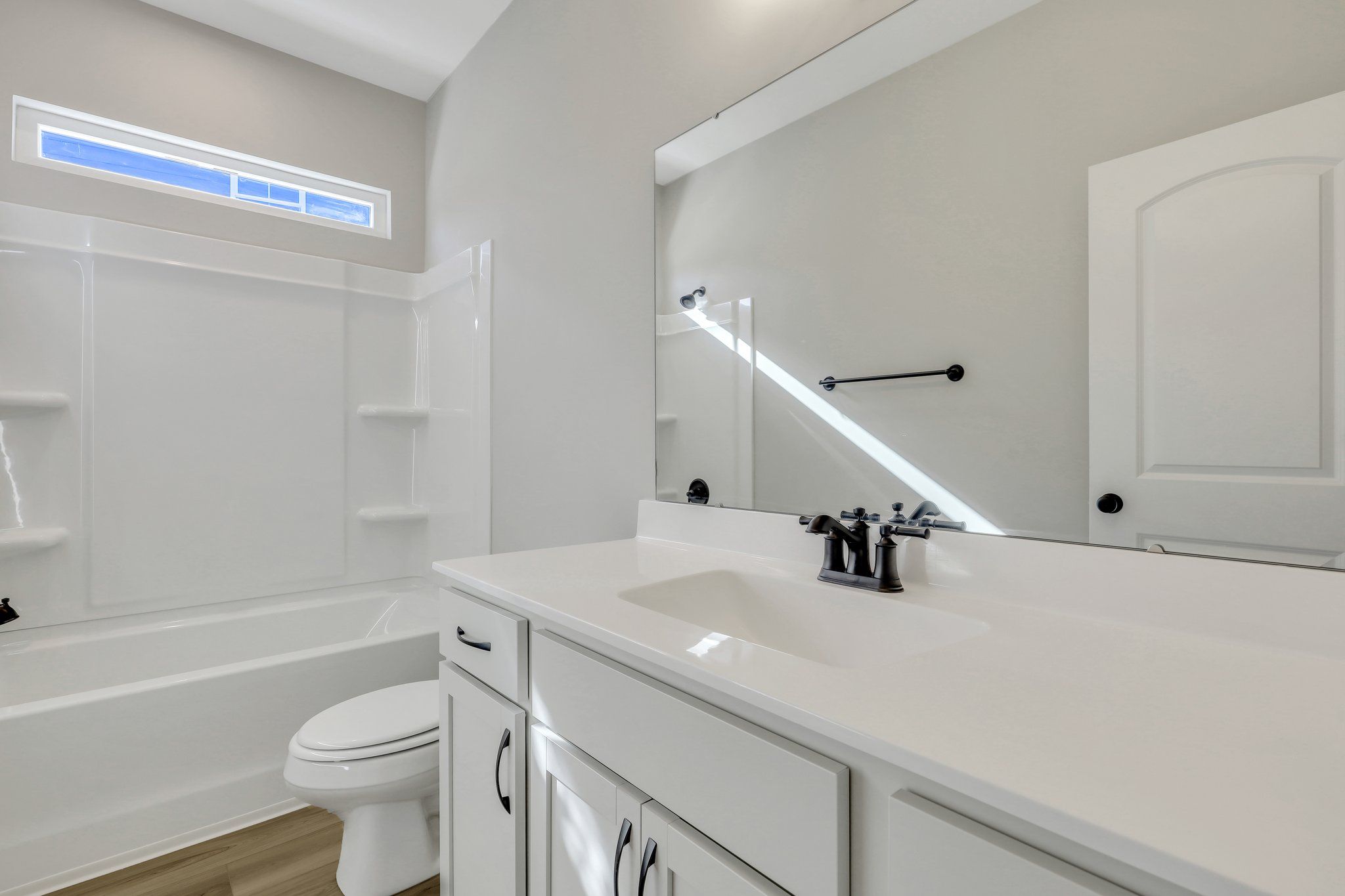 Laurel - Secondary Bath | Ernest Homes