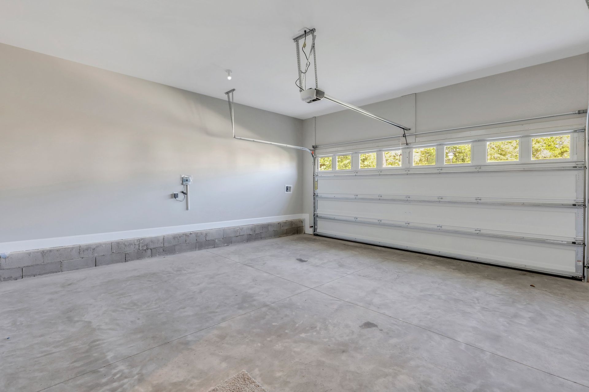 Hatteras Signature - Garage Interior | Ernest Homes
