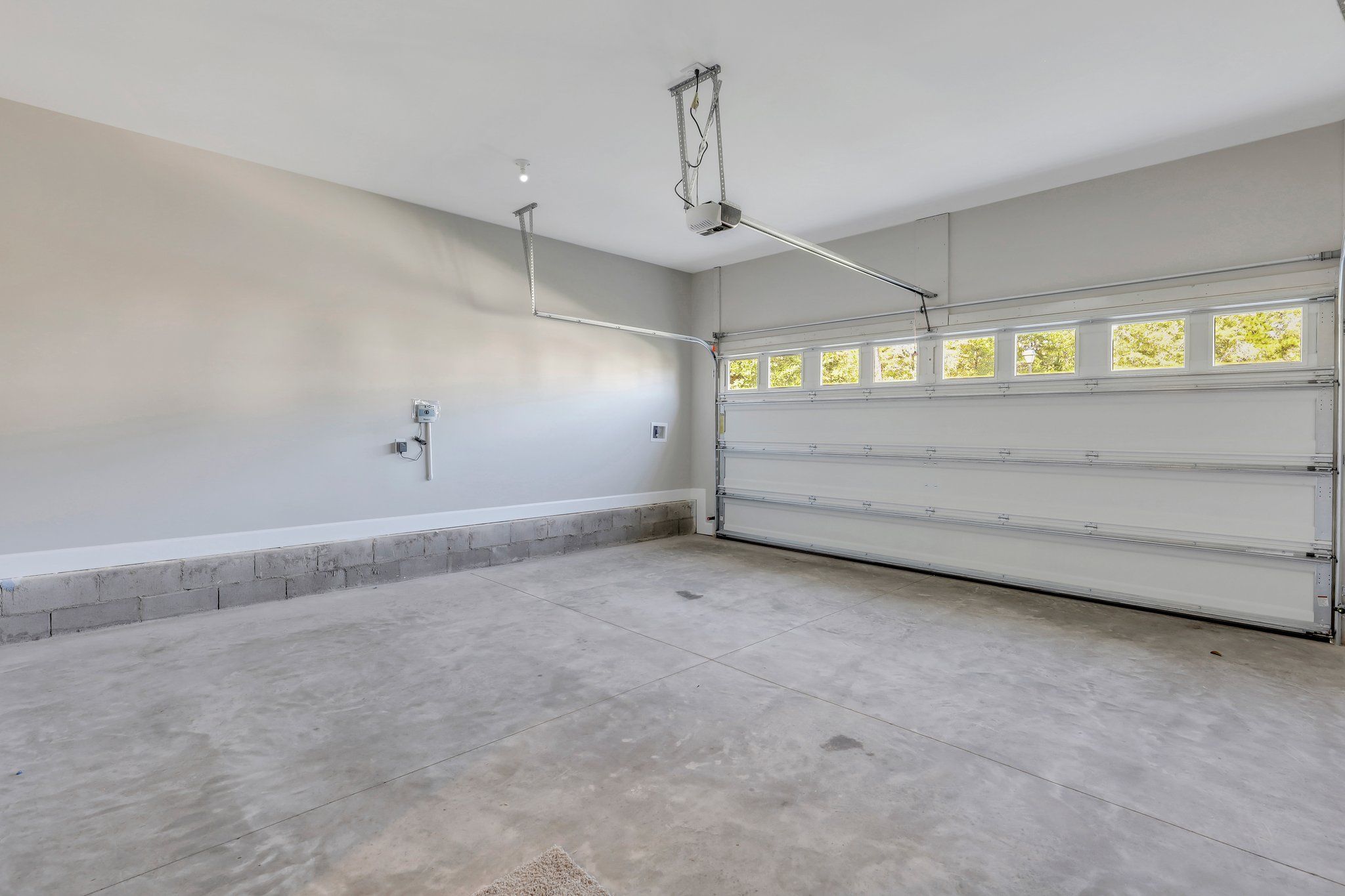 Hatteras Signature - Garage Interior | Ernest Homes