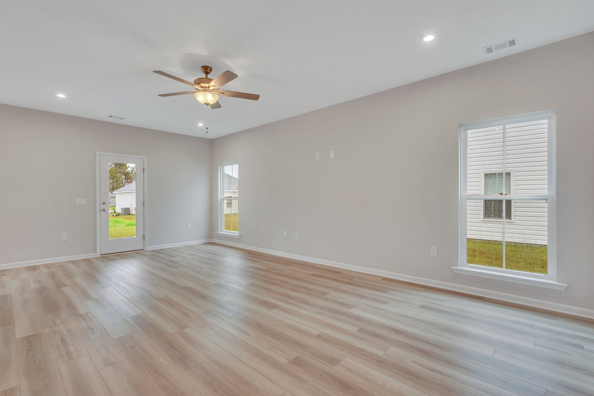 Harbor – Living Room | Ernest Homes