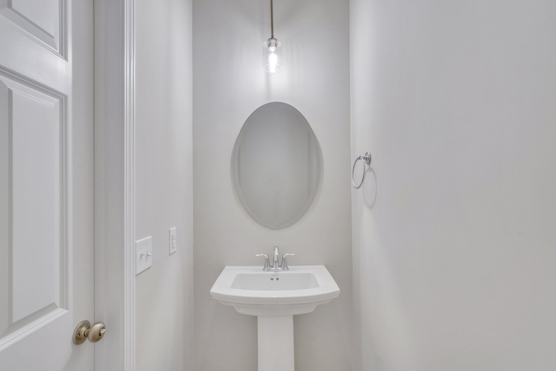 Hatteras Signature – Powder Room | Ernest Homes