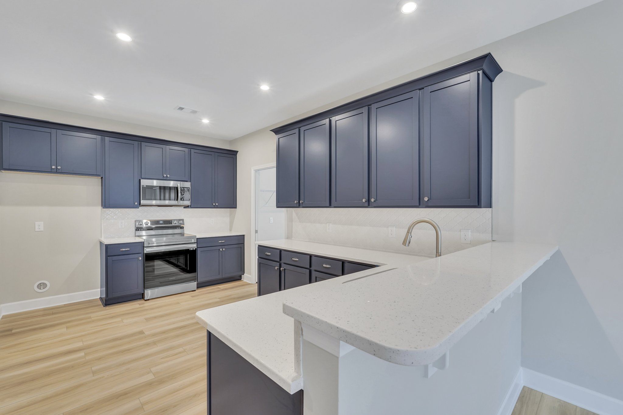 Hatteras Signature - Kitchen  | Ernest Homes