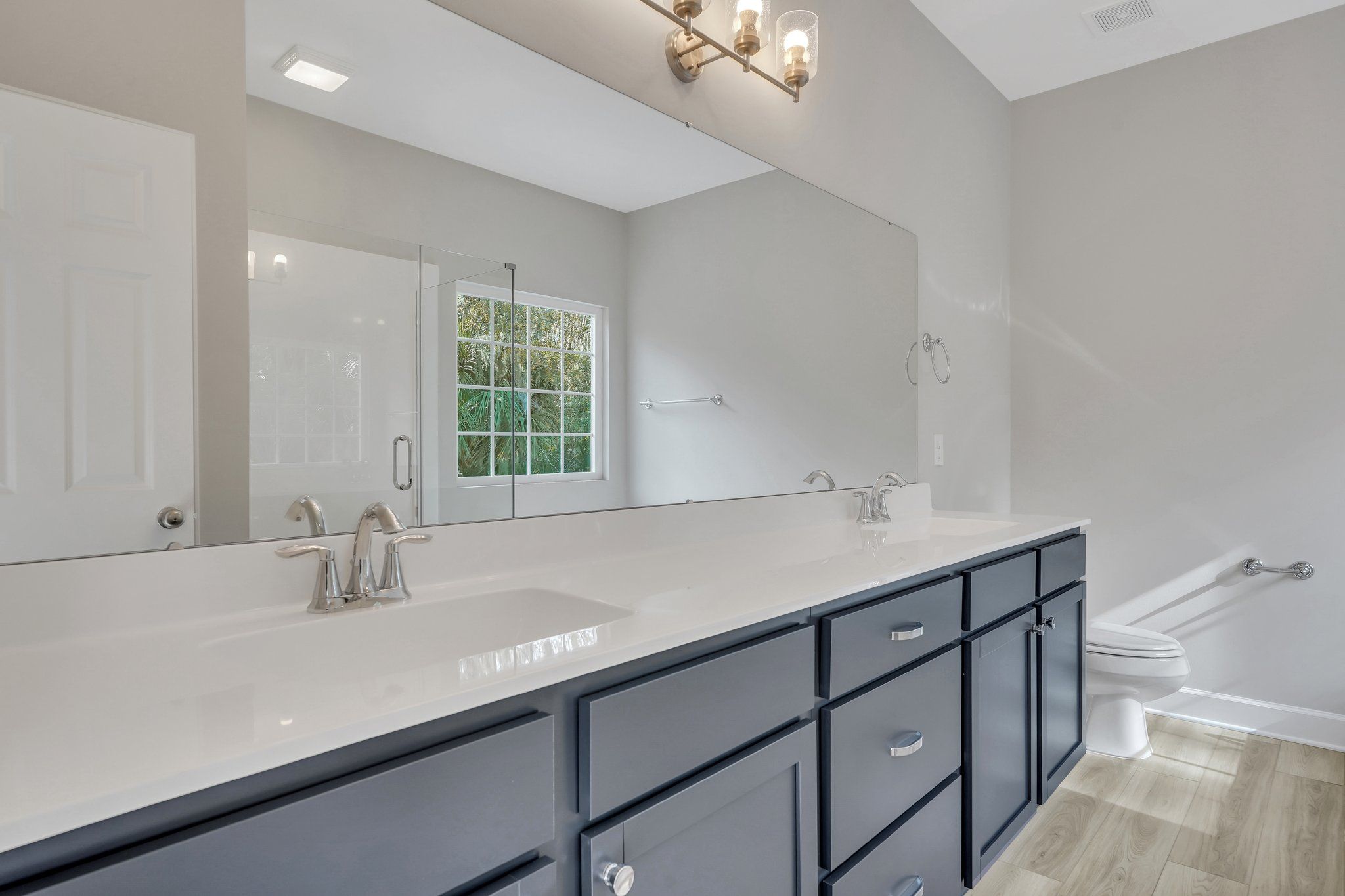 Hatteras Signature Owner’s Bathroom on main floor | Ernest Homes
