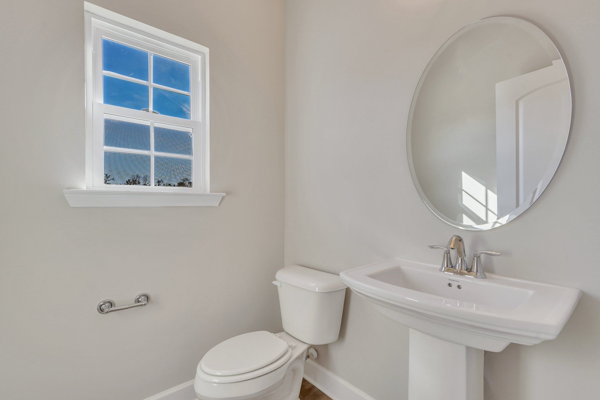 Rose Atoll – Powder Room