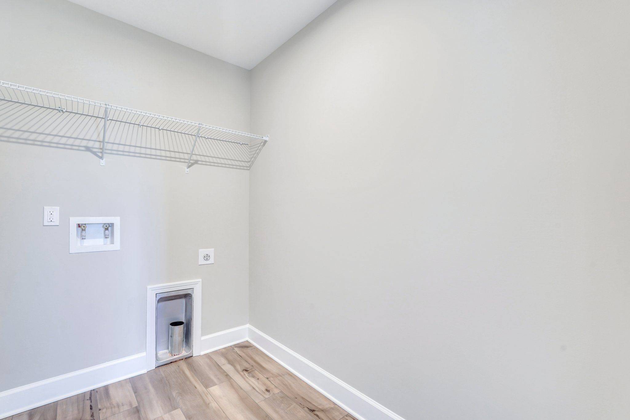 Rose Atoll – Upstairs Laundry Room