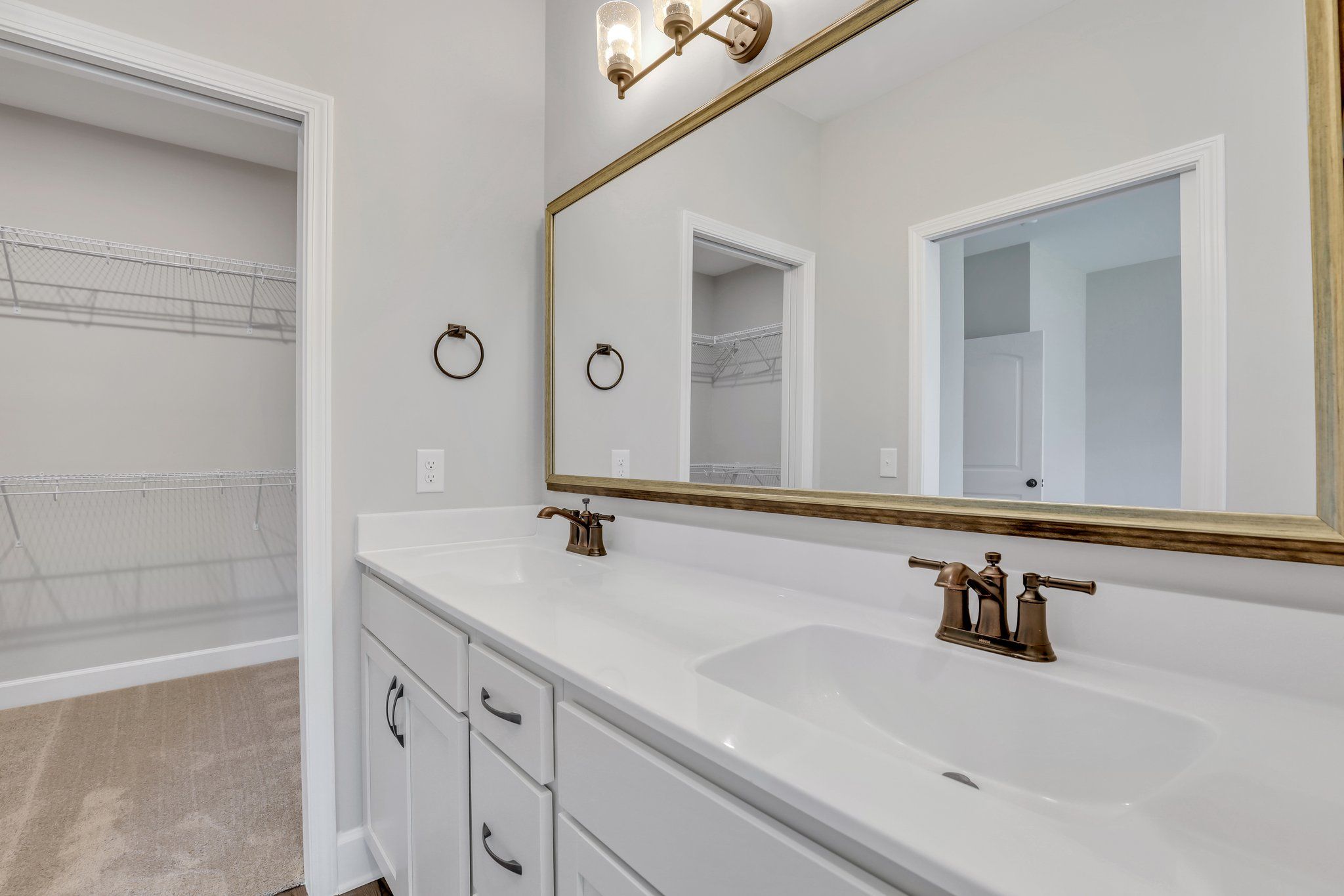 Sherwood – Owner’s Bathroom | Ernest Homes