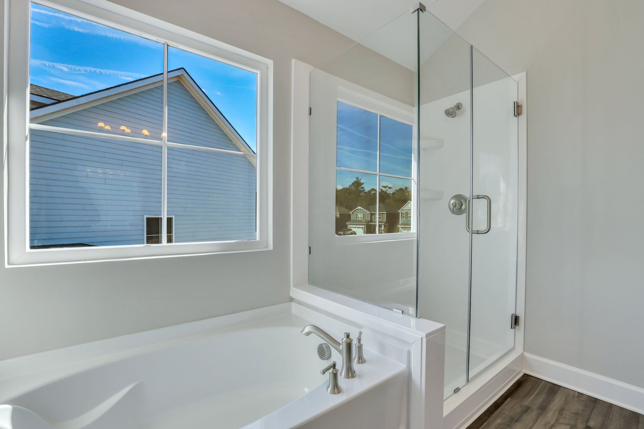 Edisto – Owner’s Bathroom | Ernest Homes