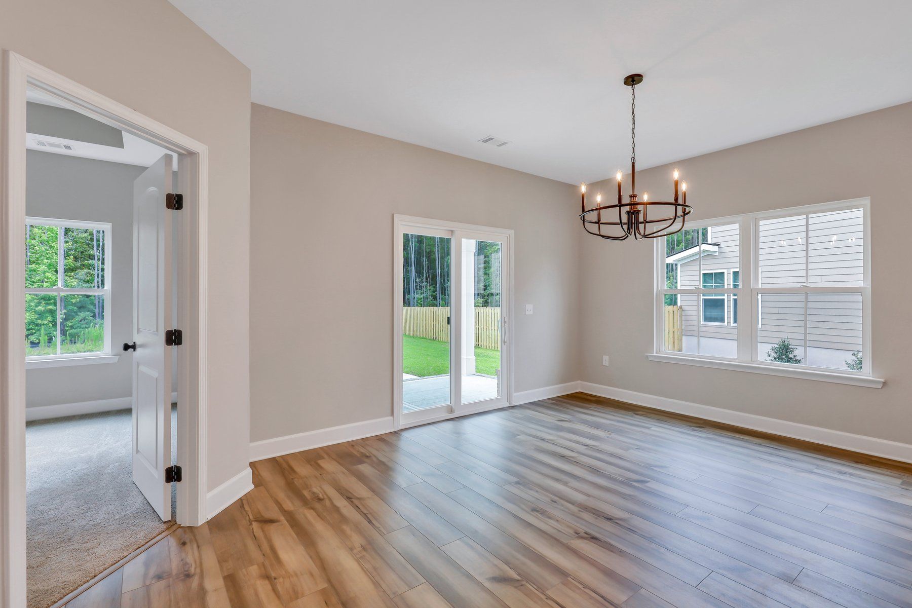 Wassaw – Breakfast Room with Backyard View