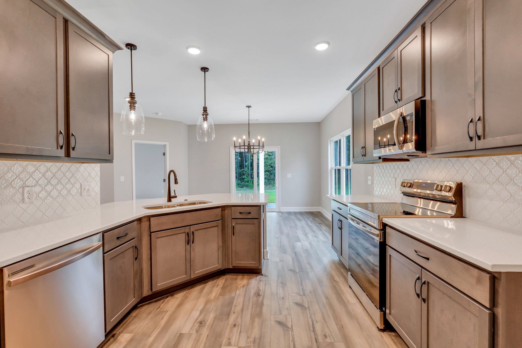 Wassaw – Kitchen with Breakfast Bar