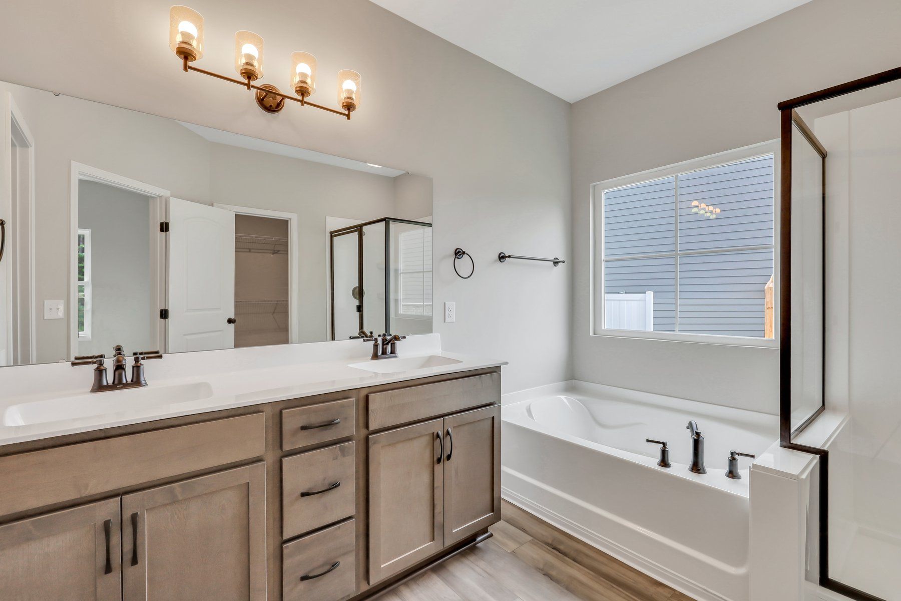 Wassaw – Owner’s Bathroom with Dual Vanity