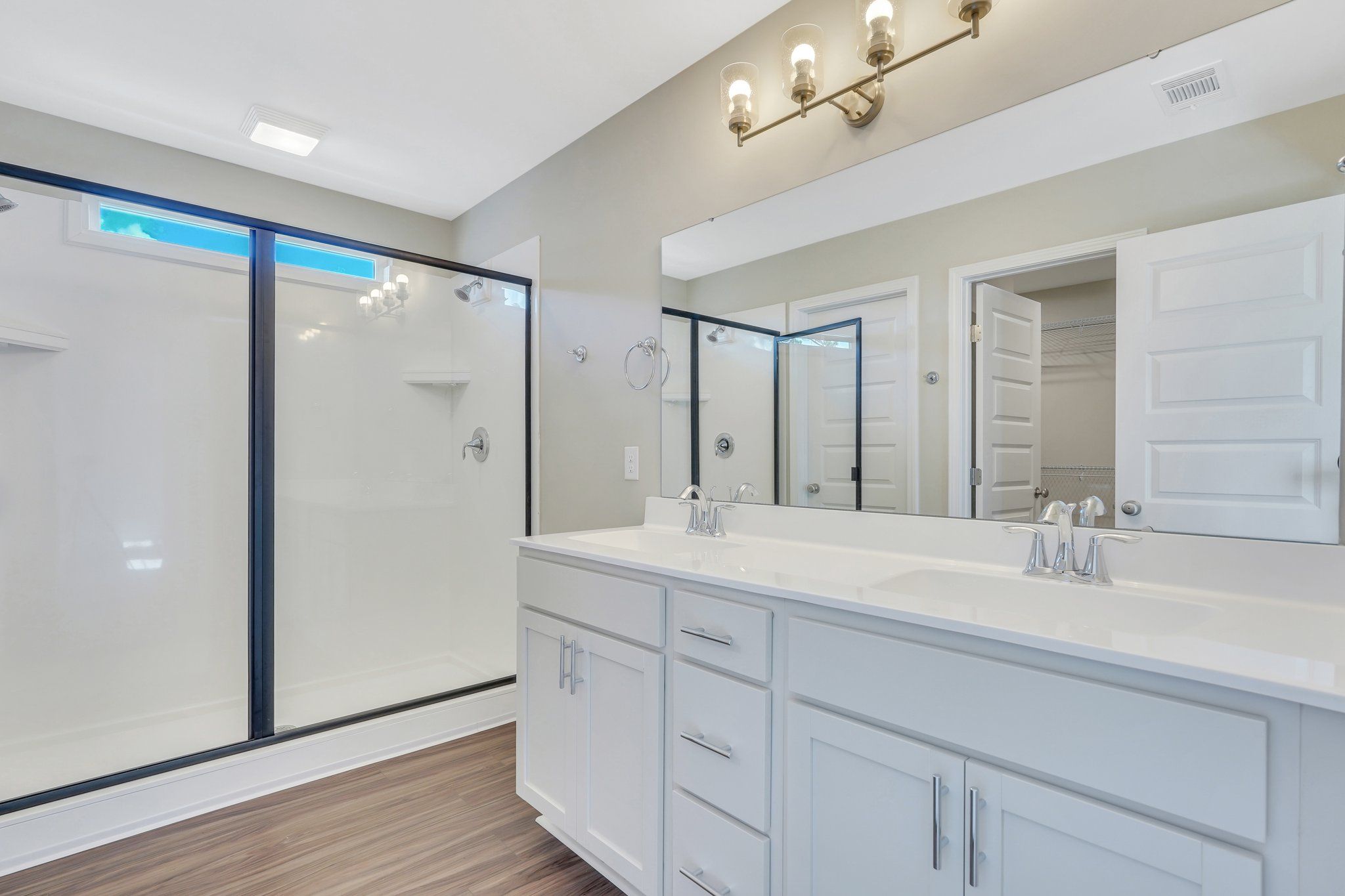 Madison – Owner’s Bathroom | Ernest Homes