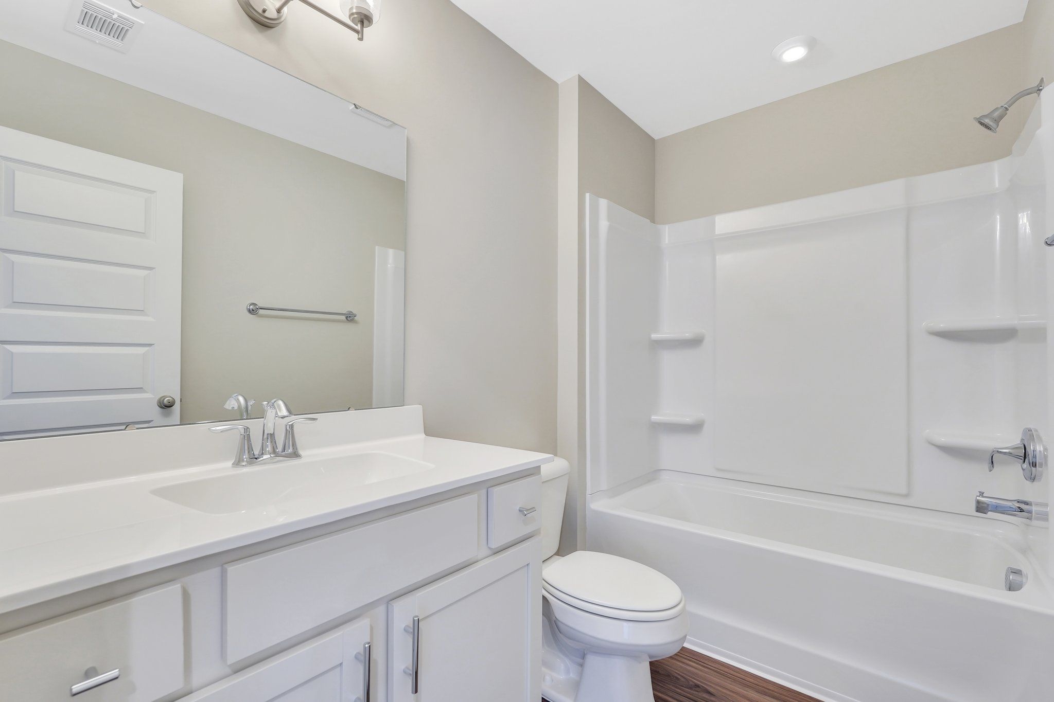 Madison – Secondary Owner’s Bathroom | Ernest Homes