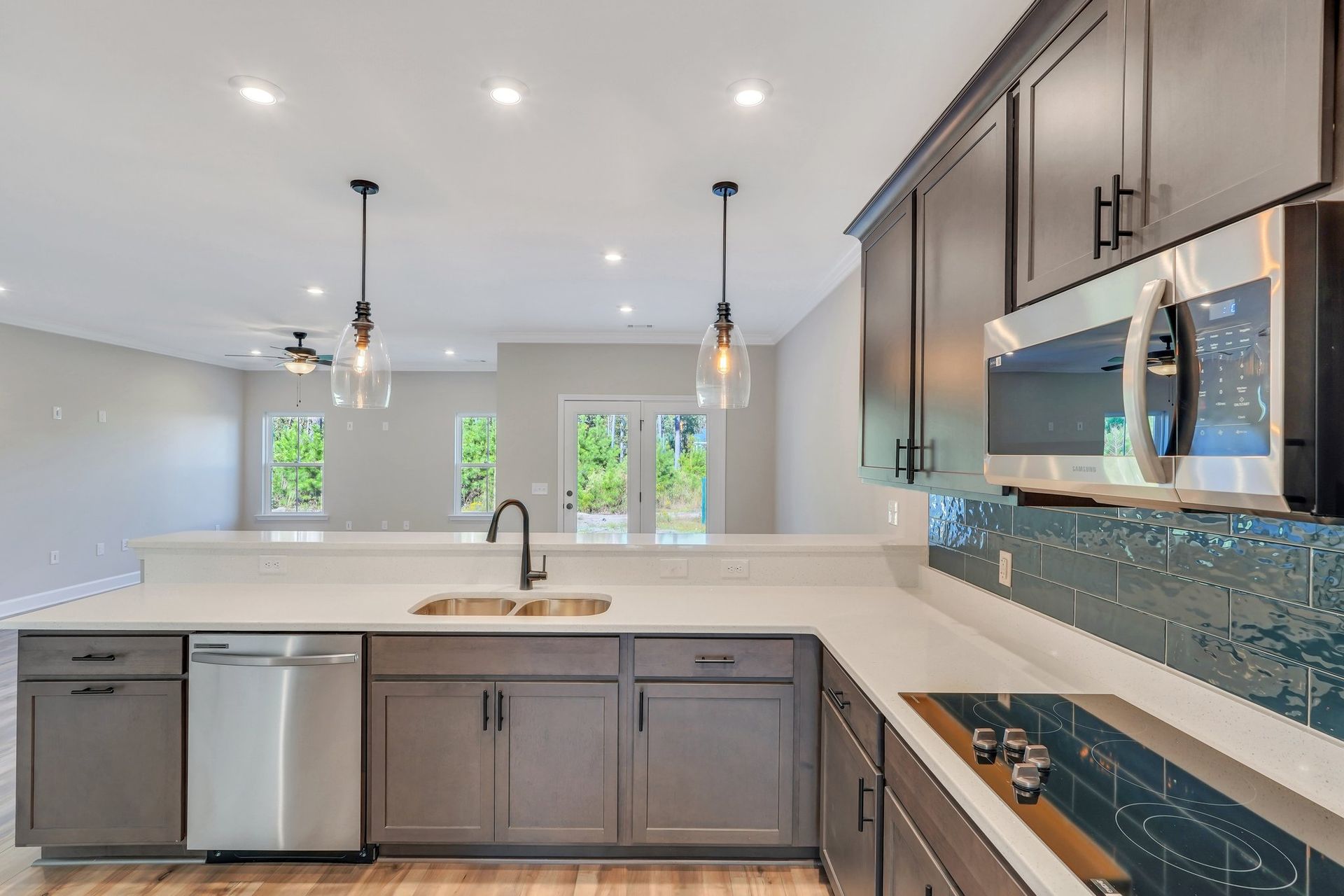 Kingston - Gourmet Kitchen with Breakfast Bar | Ernest Homes