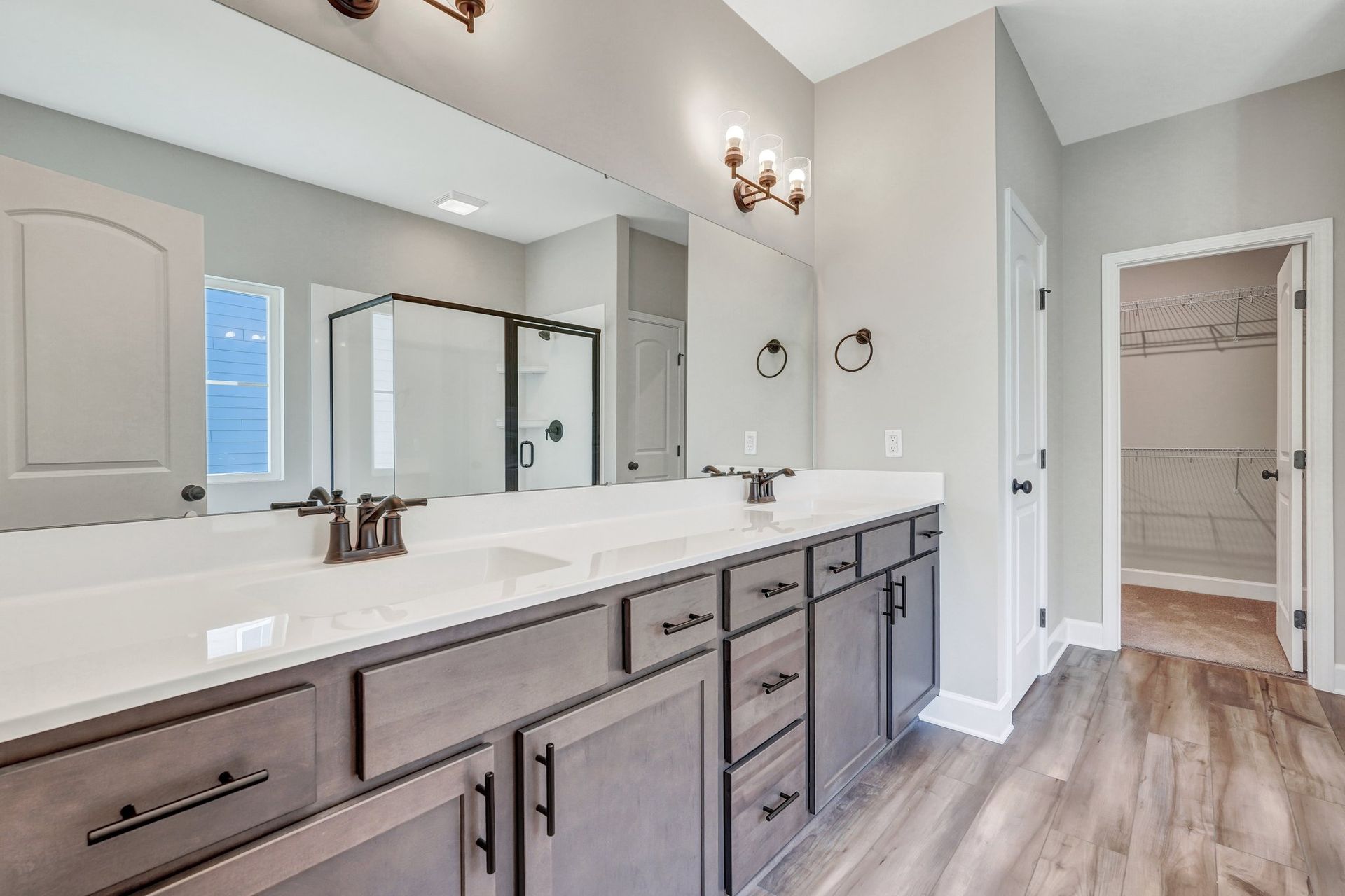 Kingston - Owner's Bath and Walk-In Closet | Ernest Homes