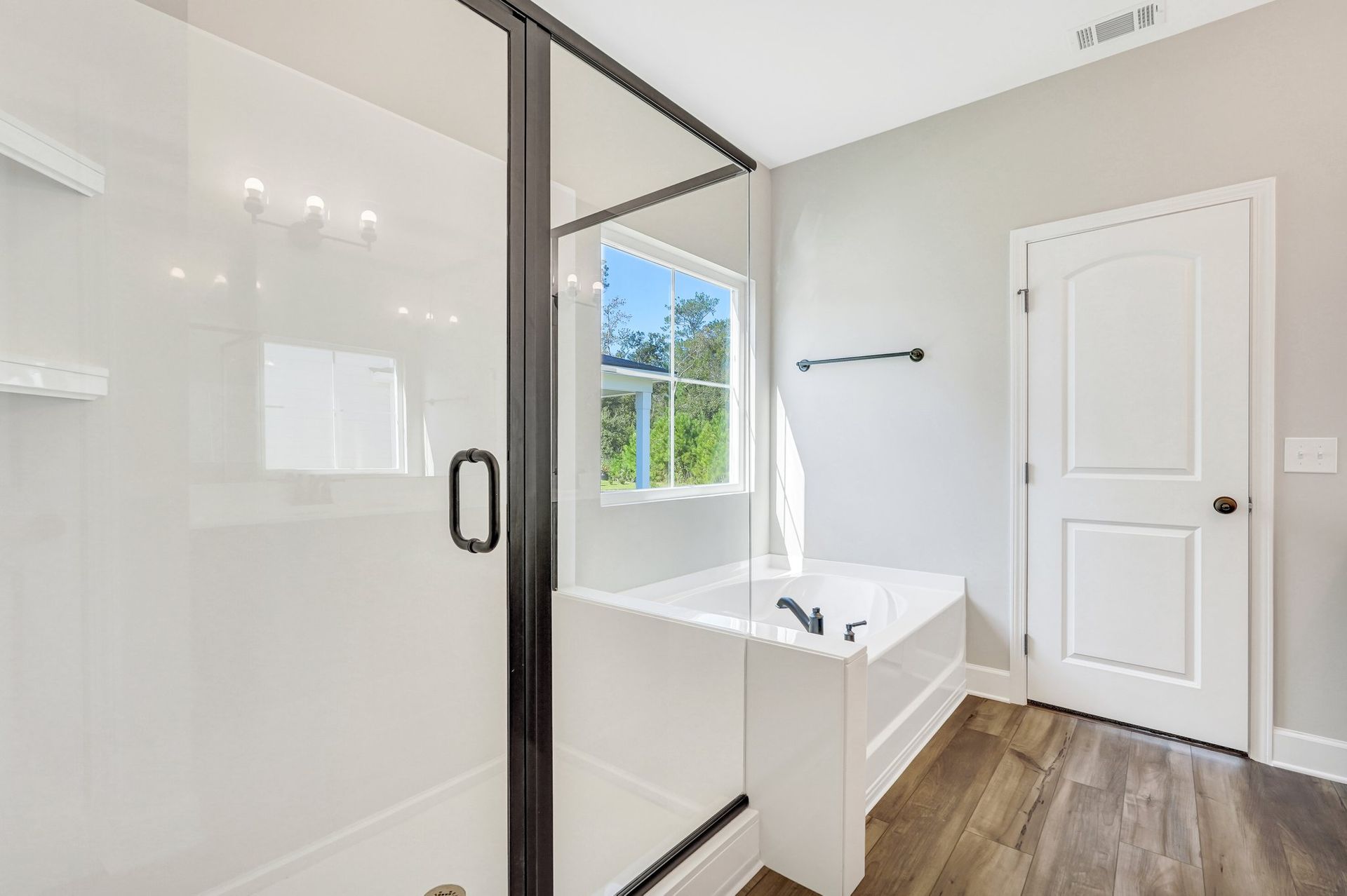 Kingston - Owner's Bath and Walk-In Closet | Ernest Homes