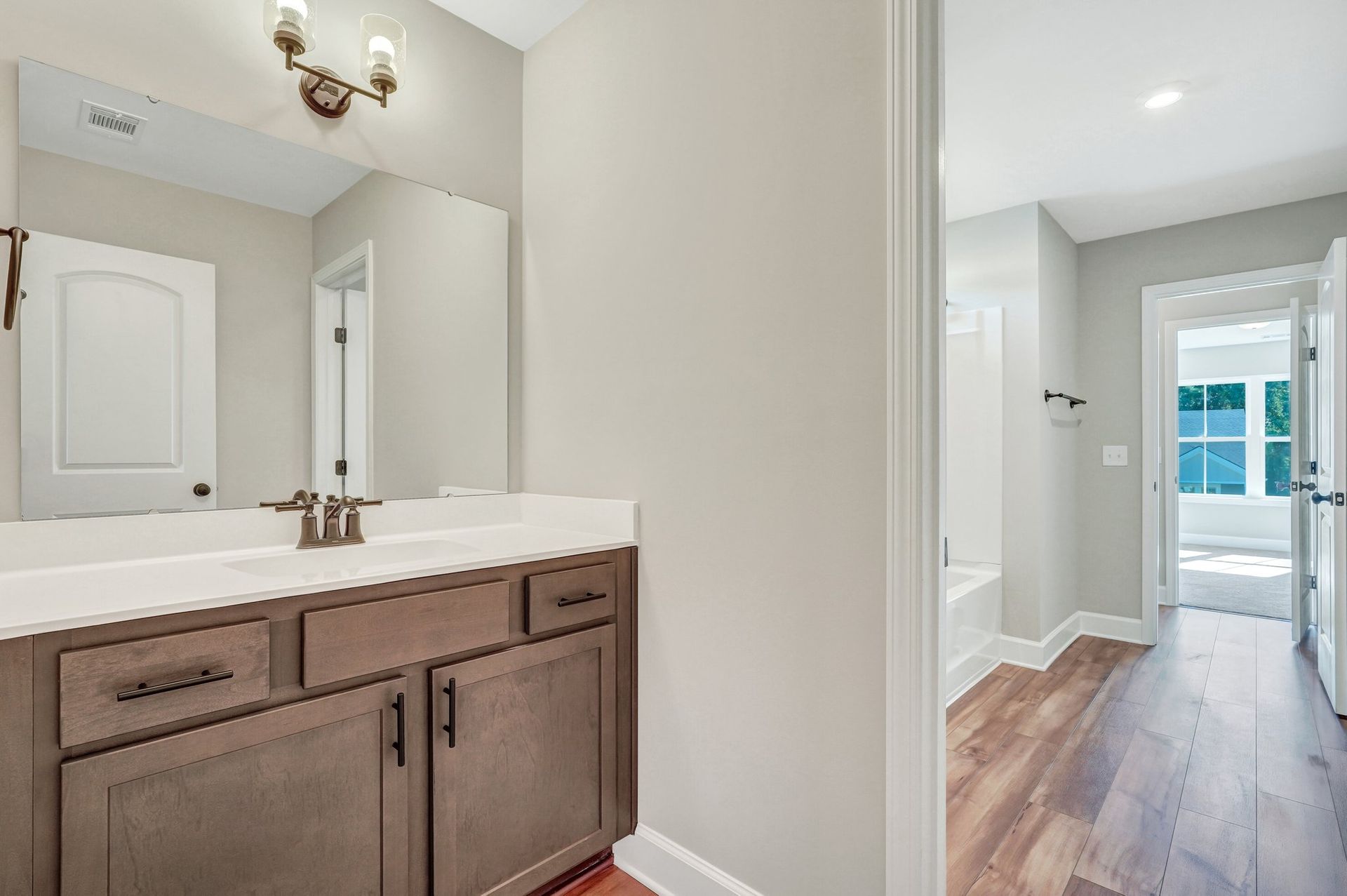 Kingston - Jack-n-Jill Bathroom | Ernest Homes