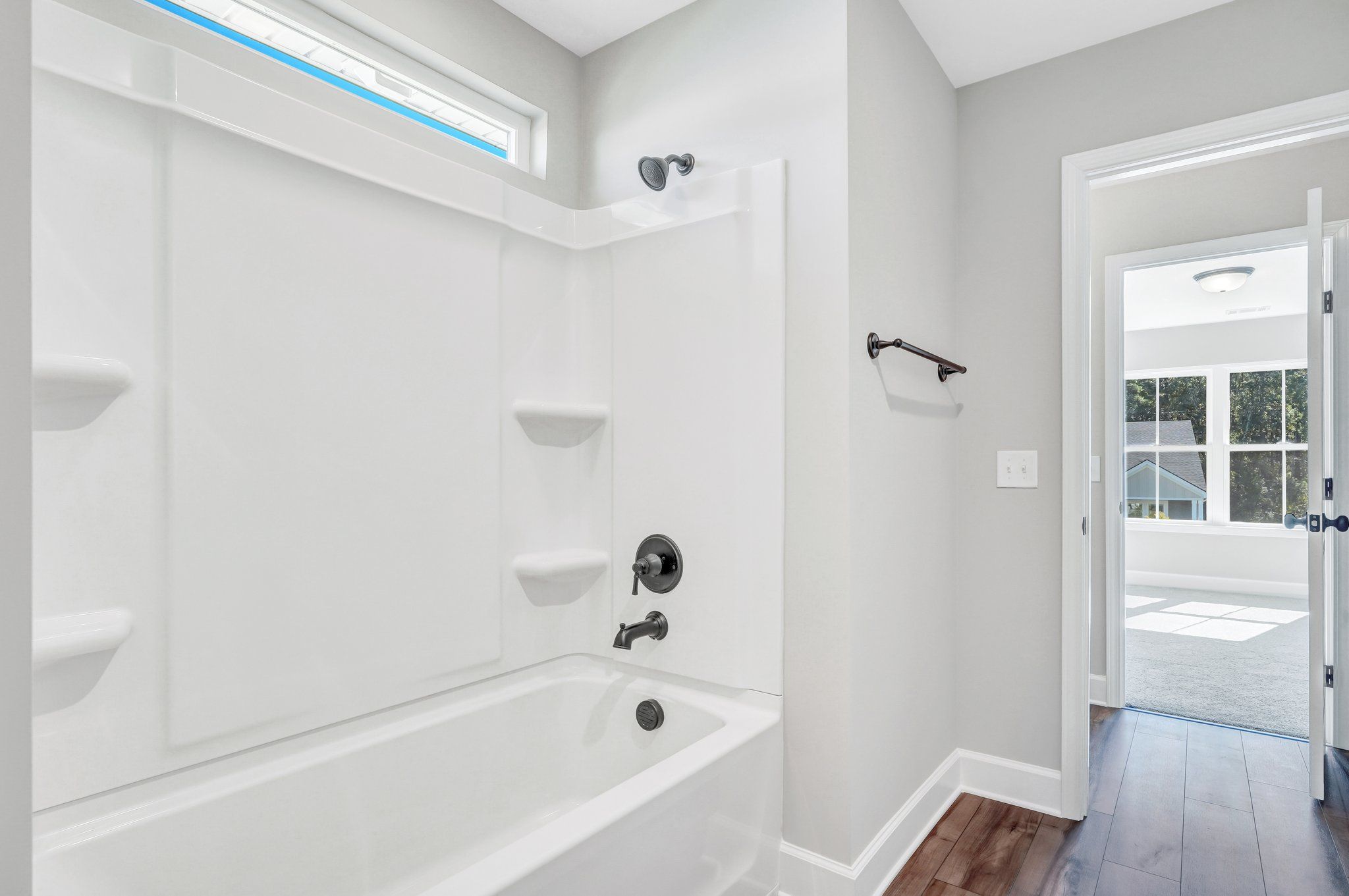 Kingston - Jack-n-Jill Bathroom | Ernest Homes