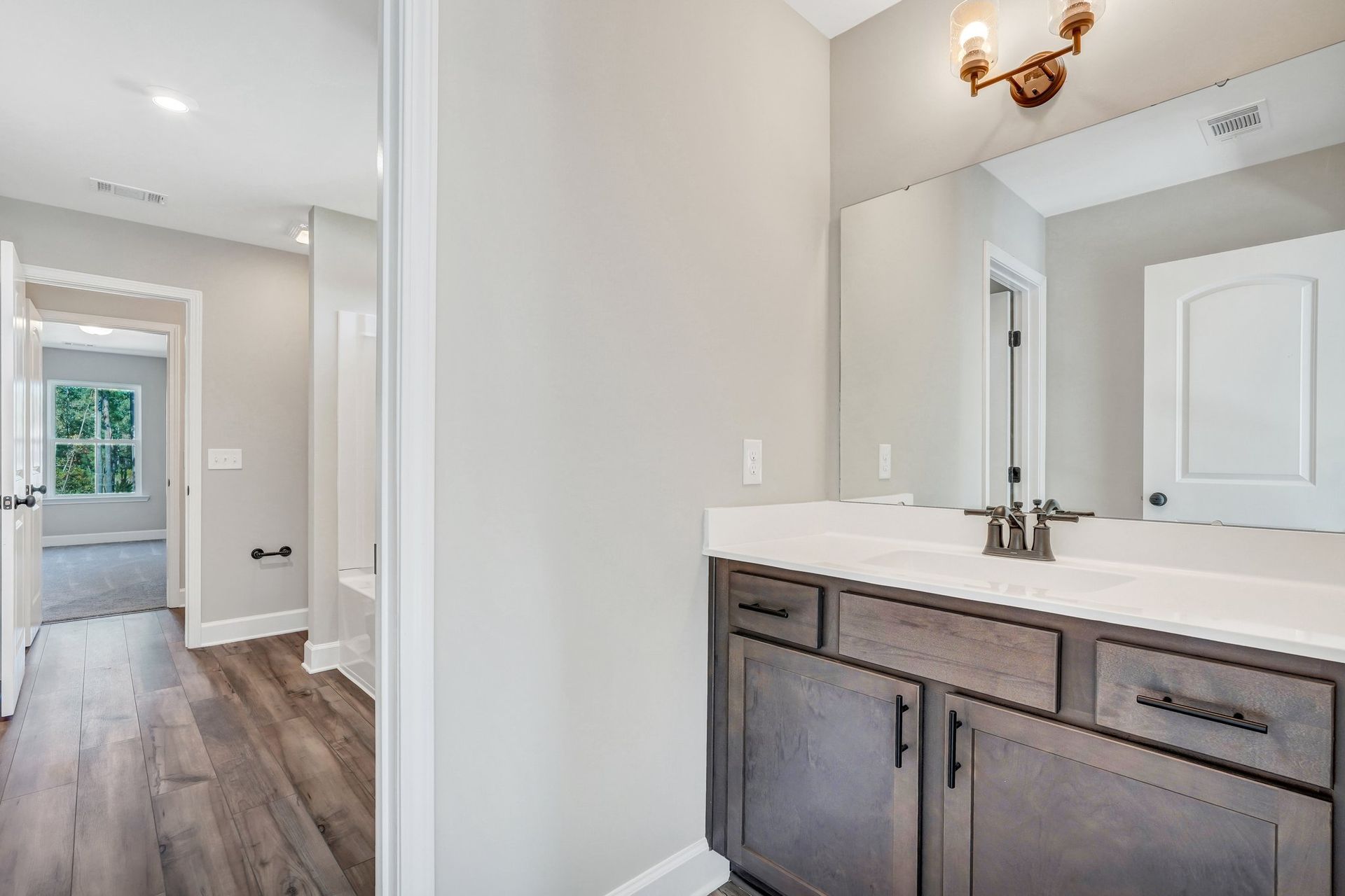 Kingston - Jack-n-Jill Bathroom | Ernest Homes