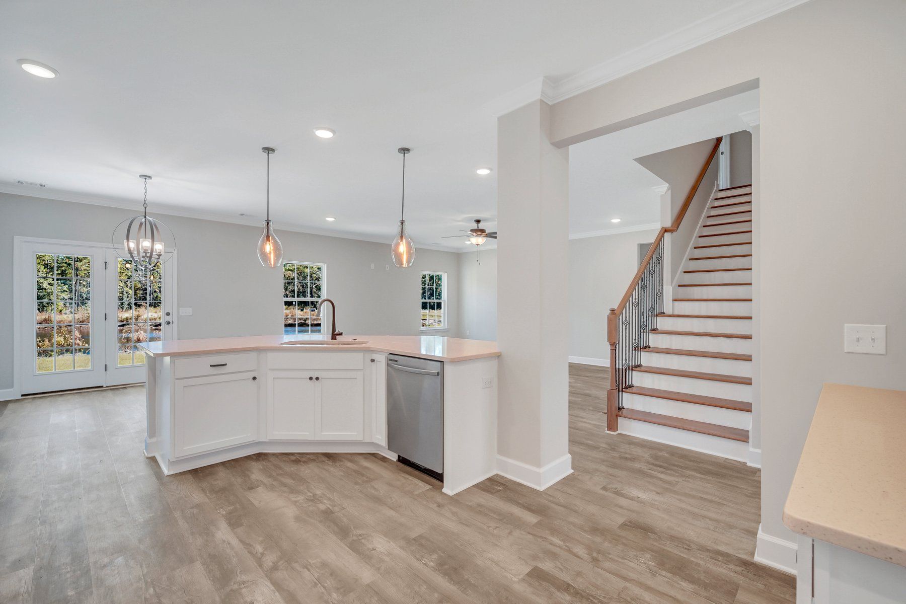 Hilton Kitchen with Island | Ernest Homes