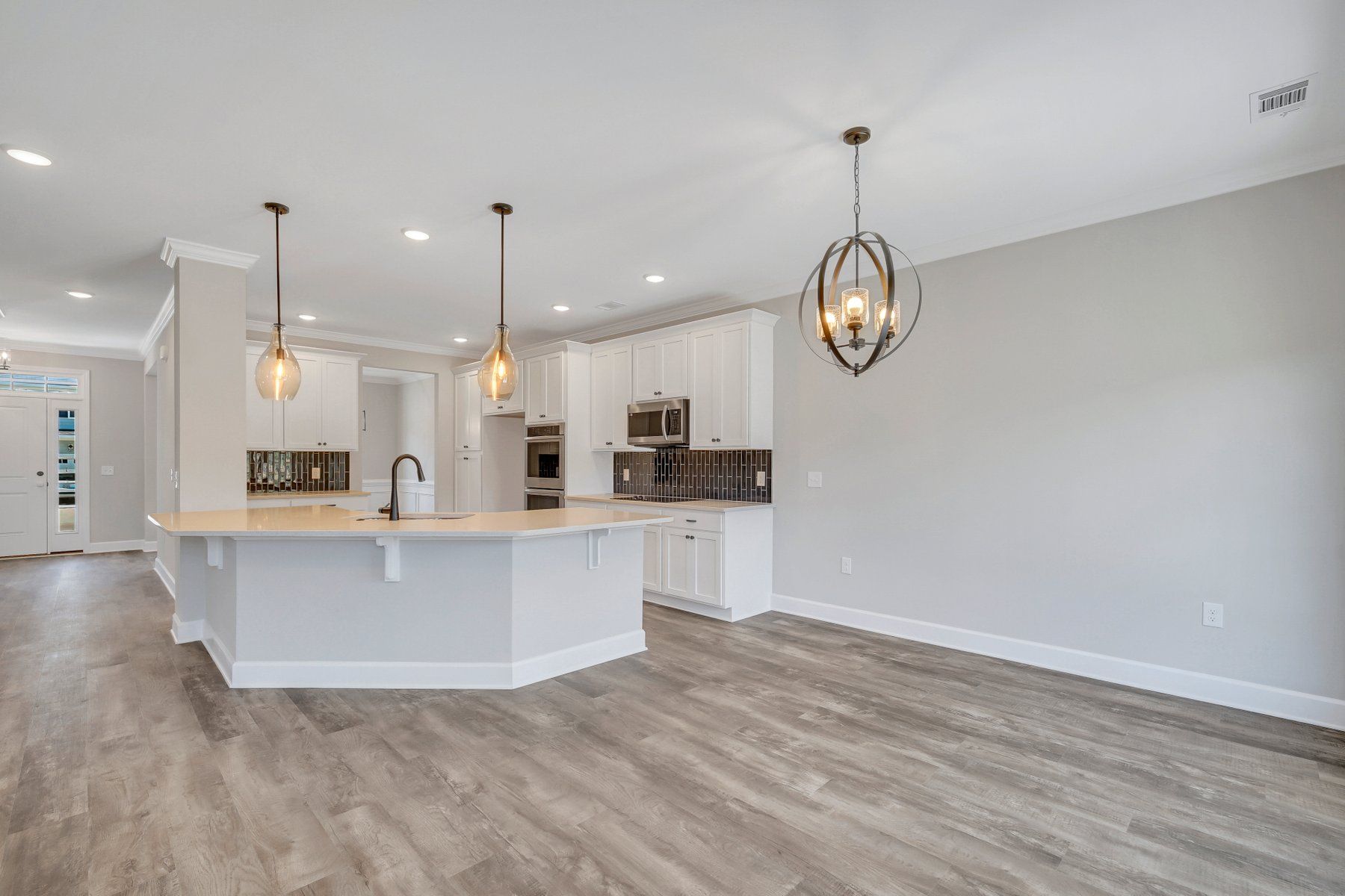 Hilton – Breakfast Area | Ernest Homes