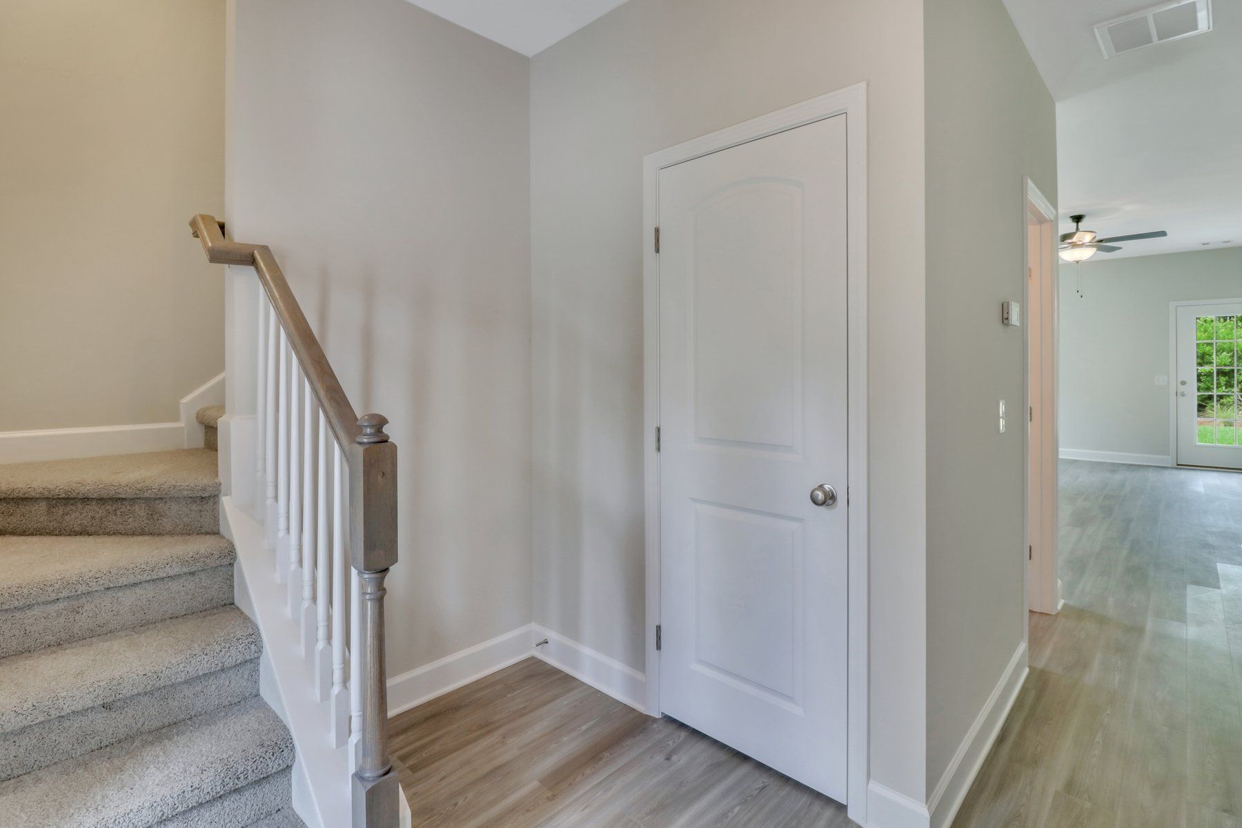 St. Helena – Foyer and Stairway with Optional Oak Railing