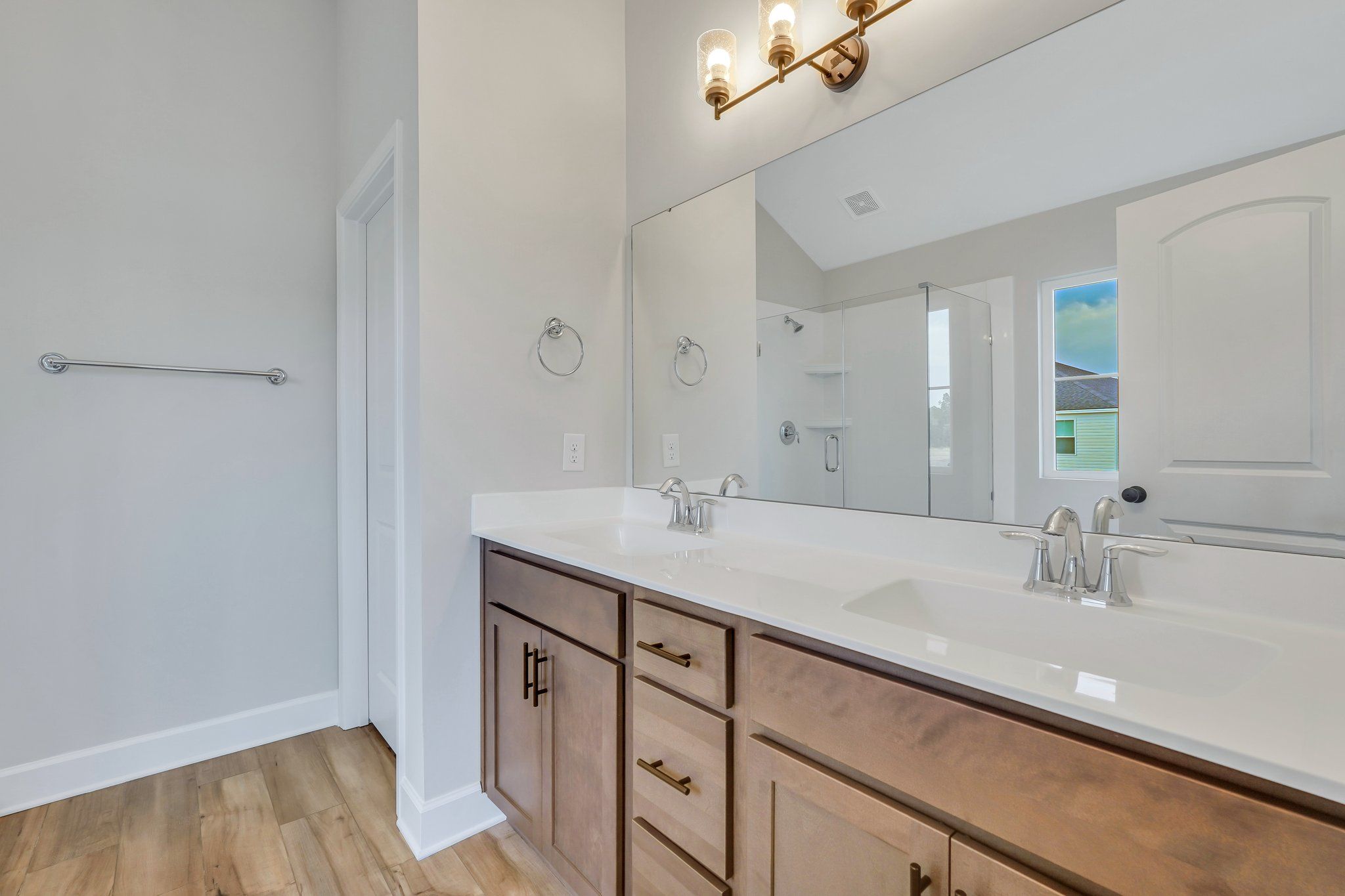 Edisto– Owner’s Bathroom | Ernest Homes