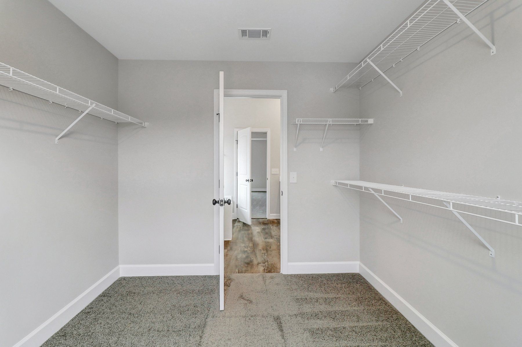 Greybeard – Owner’s Suite Walk- In Closet | Ernest Homes