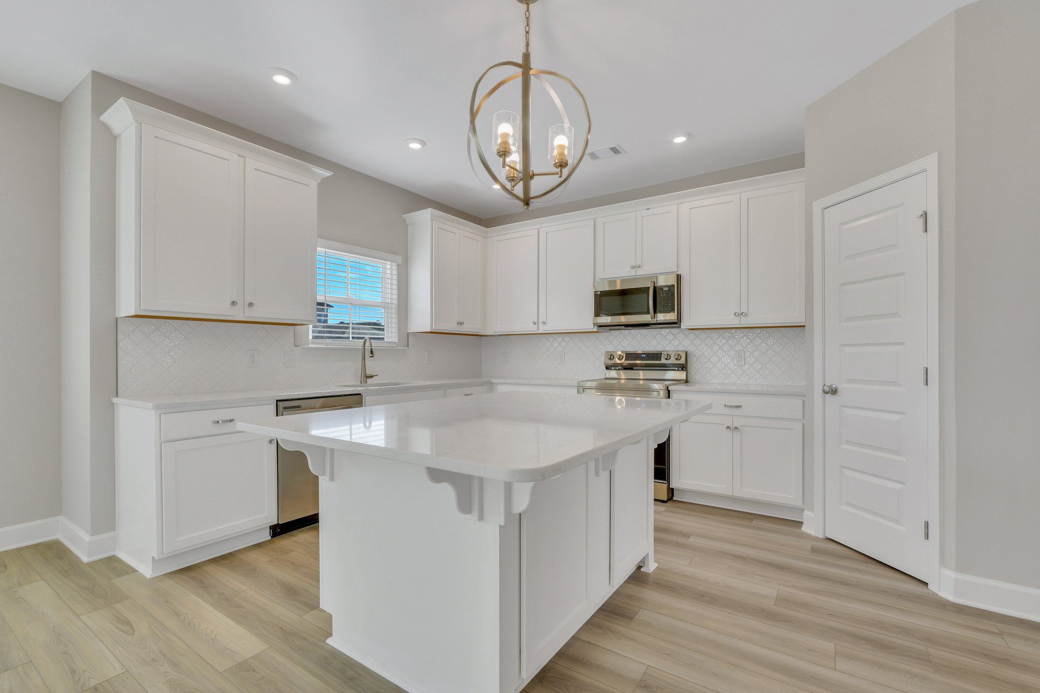 Greybeard - Kitchen with Chef's Island | Ernest Homes
