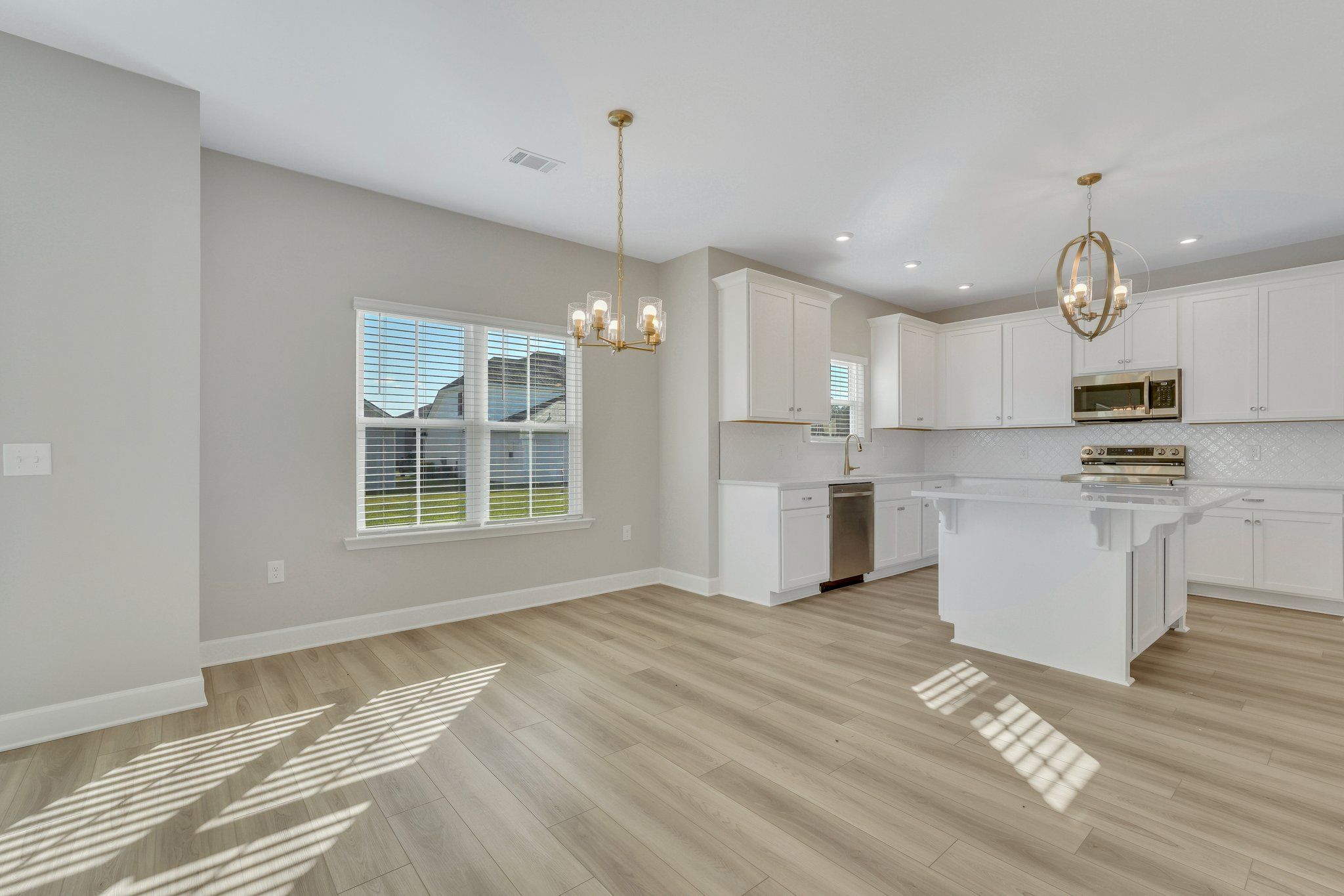 Greybeard - Breakfast area & Kitchen | Ernest Homes
