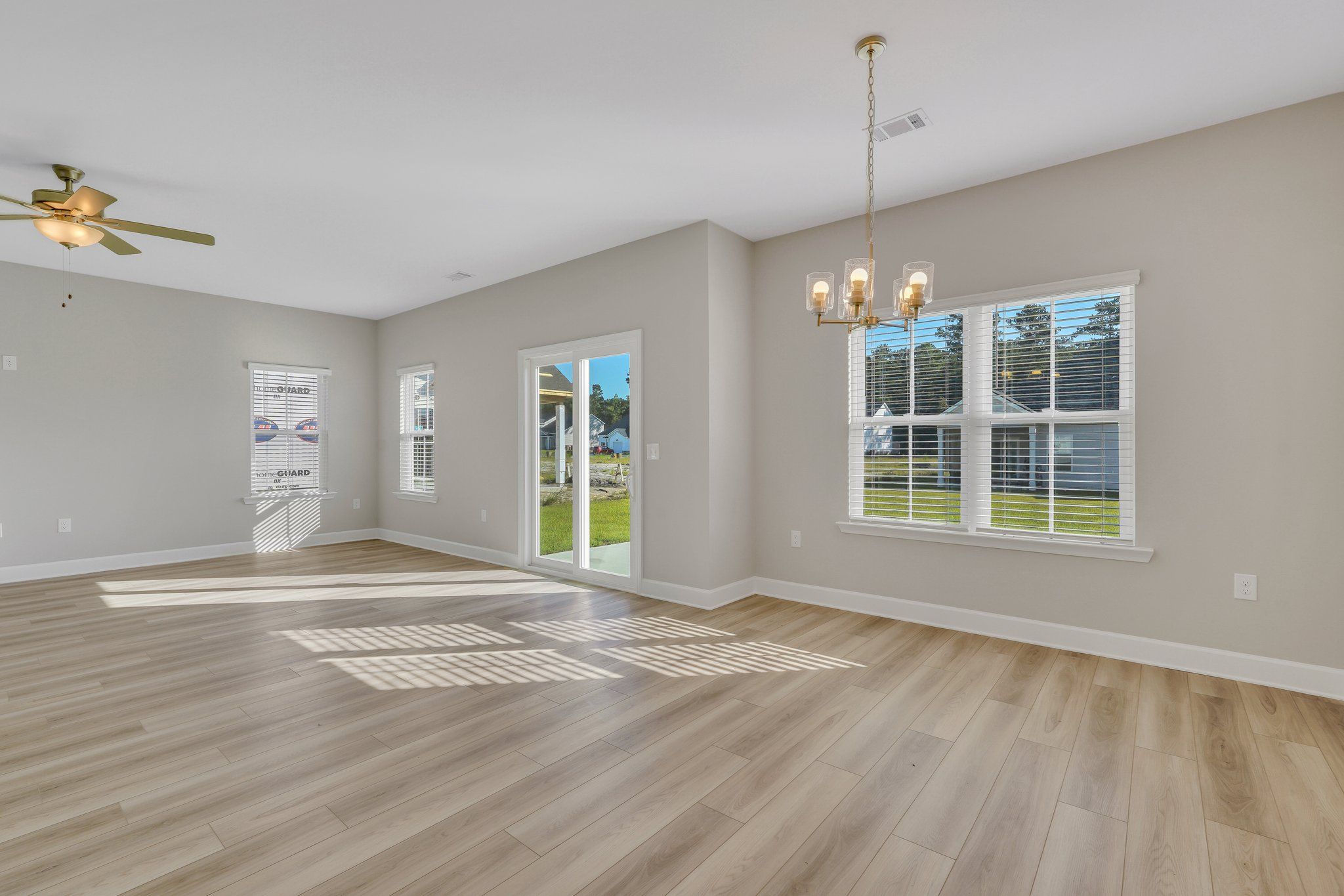 Greybeard - Breakfast Area, Family Room | Ernest Homes