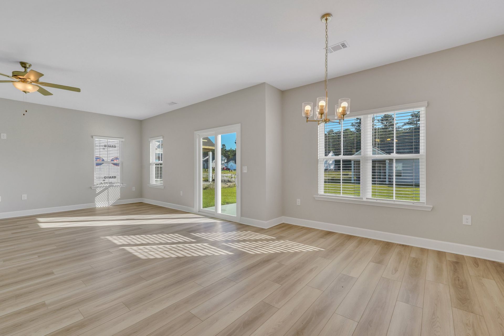 Greybeard - Breakfast Area, Family Room | Ernest Homes
