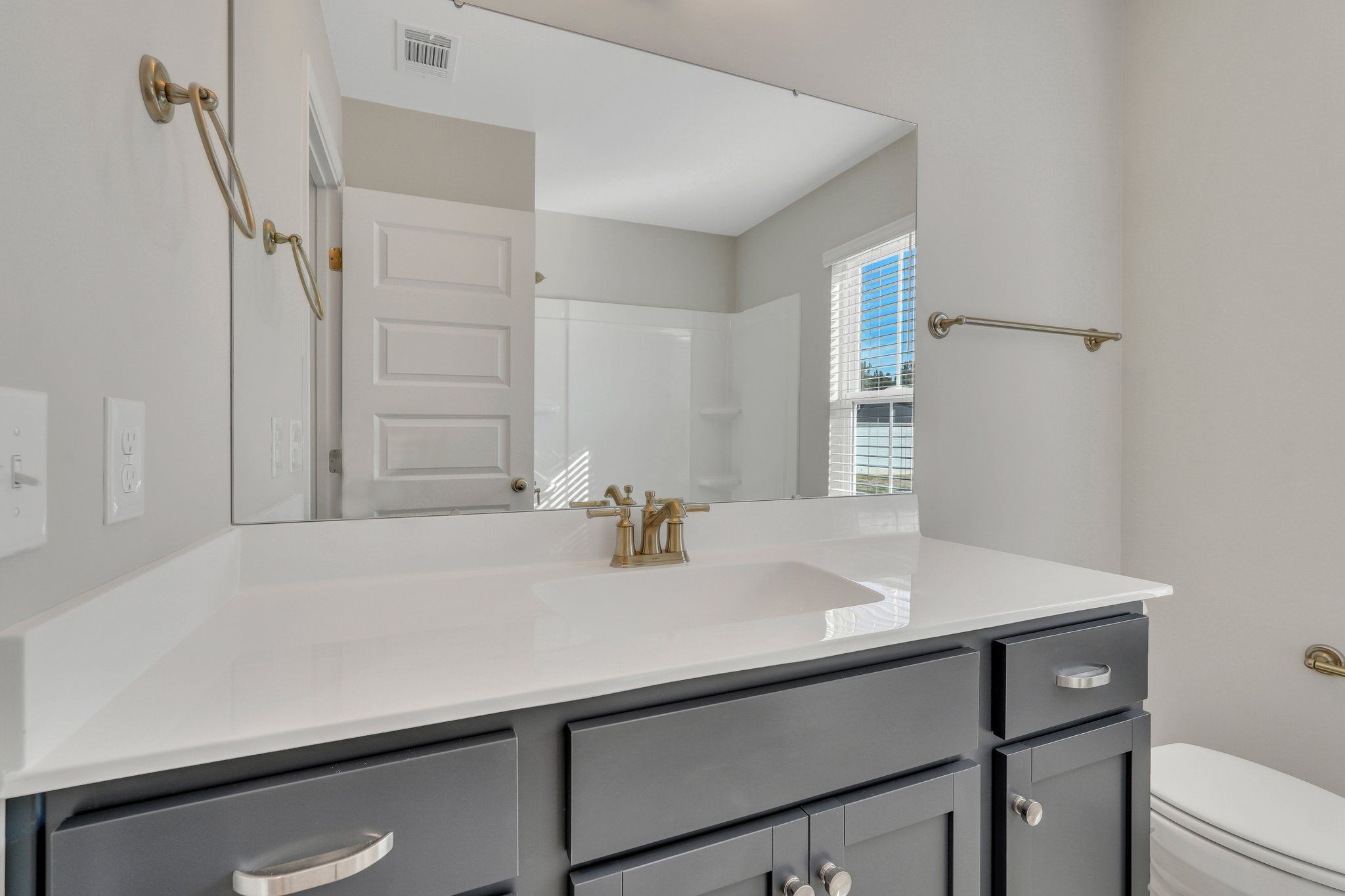 Greybeard – Secondary Bathroom | Ernest Homes