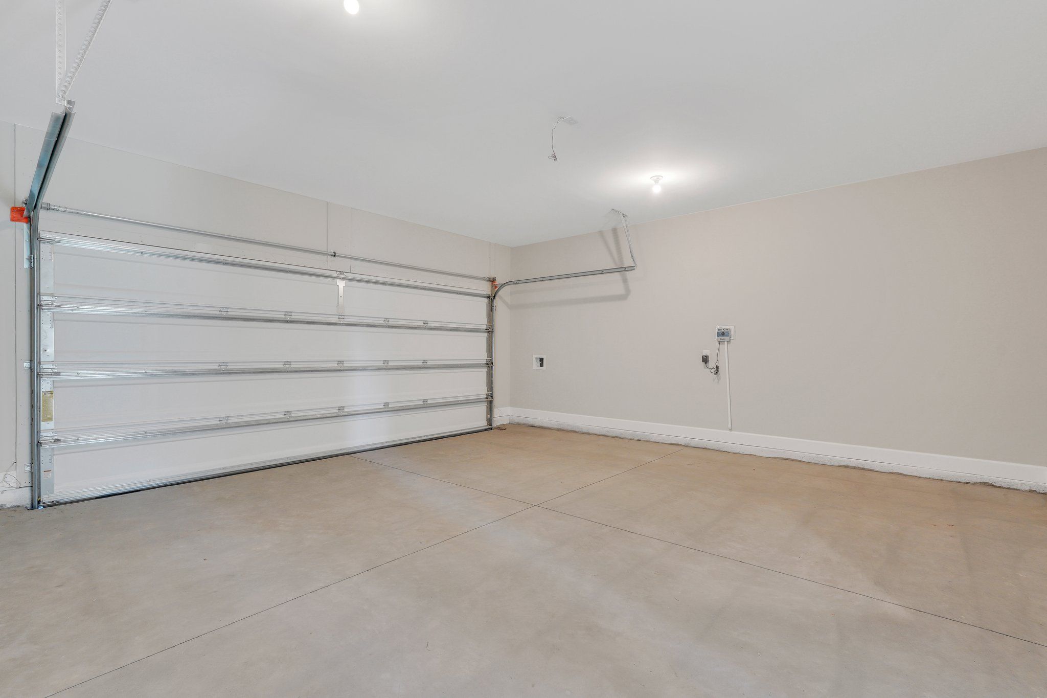 Greybeard  – Garage Interior | Ernest Homes