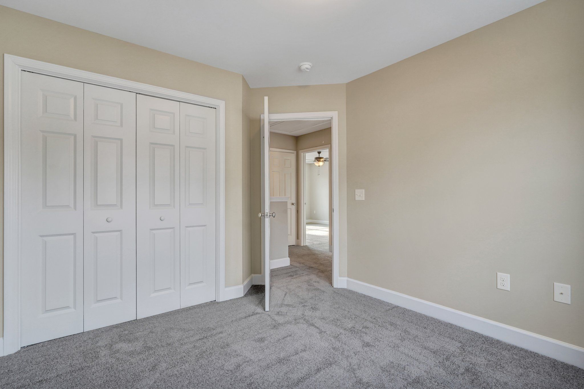 New Haven Townhome B - Bedroom 2