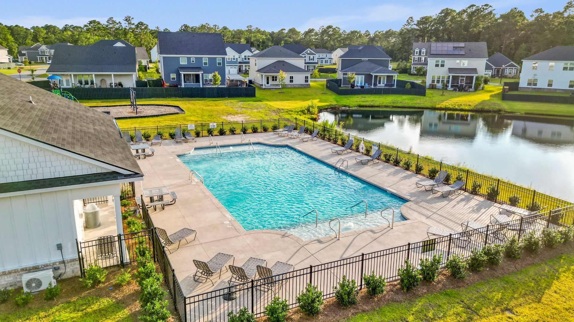 Wexford Amenities: Pool and Pond View in Richmond Hill GA
